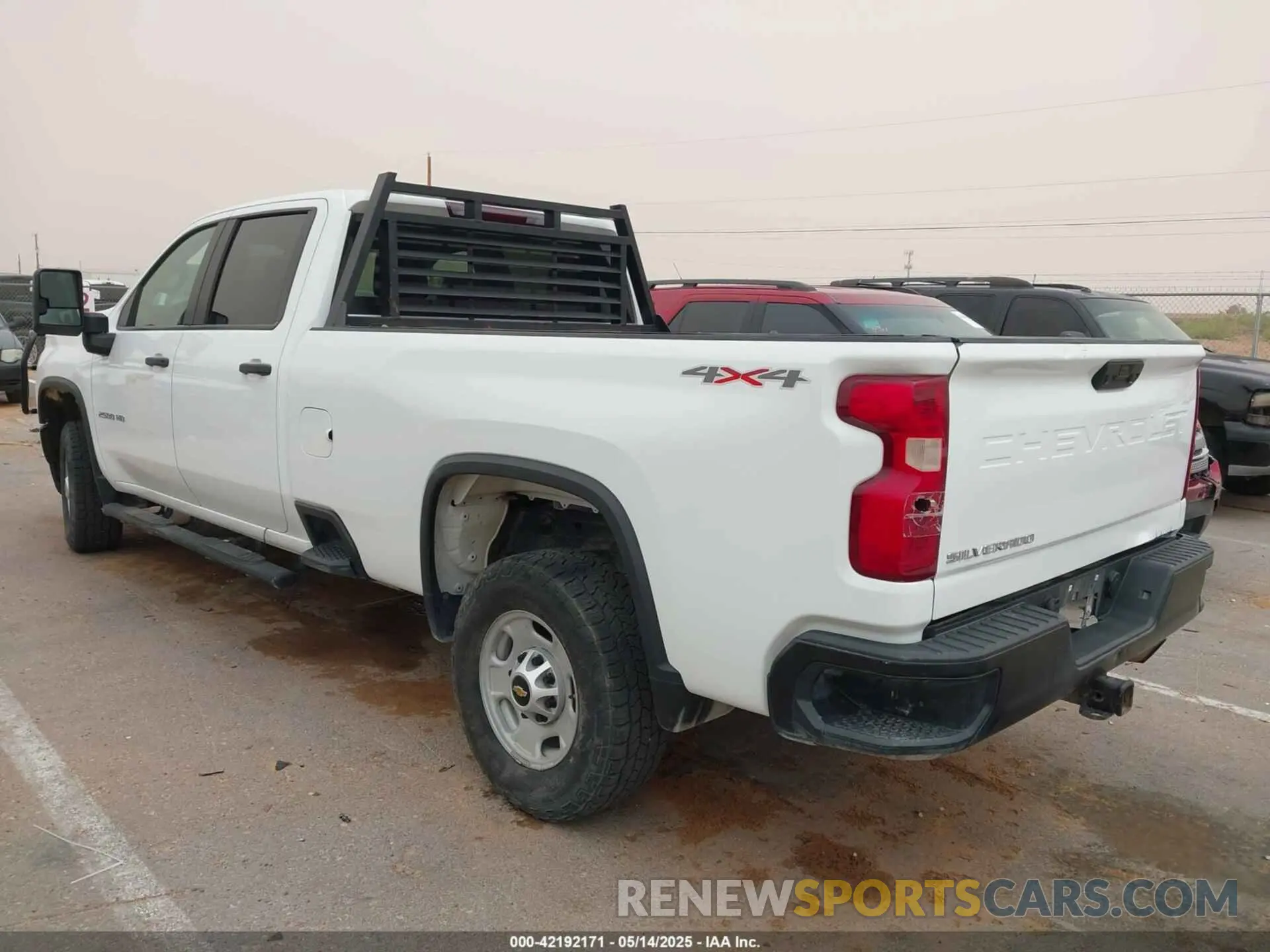 3 Photograph of a damaged car 1GC1YLE70MF136474 CHEVROLET SILVERADO 2500HD 2021