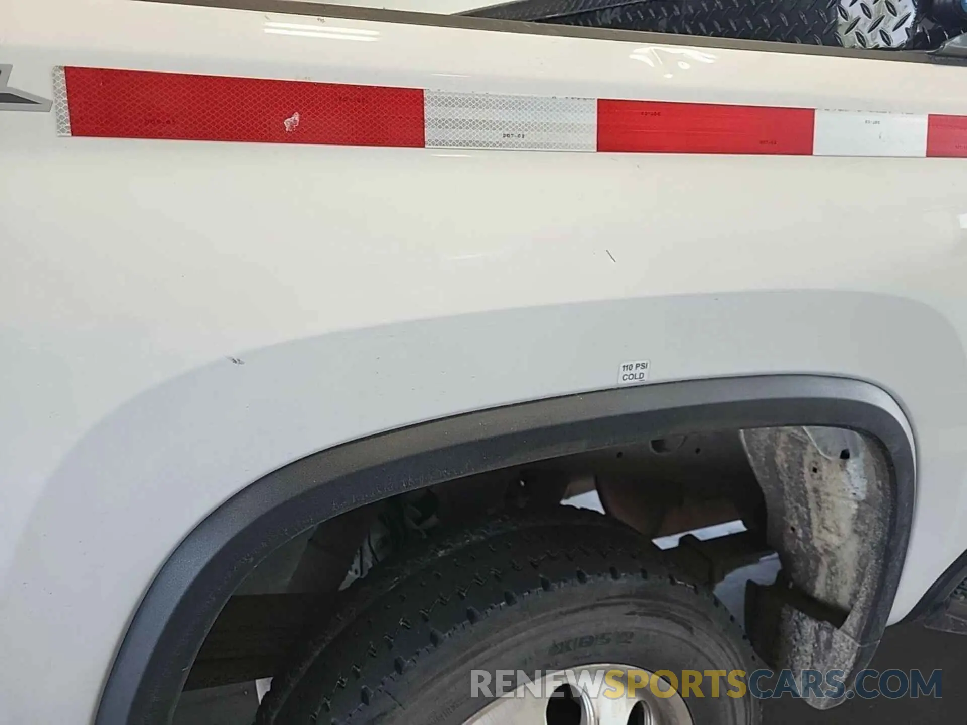 15 Photograph of a damaged car 1GC1YLE77MF132857 CHEVROLET SILVERADO 2500HD 2021