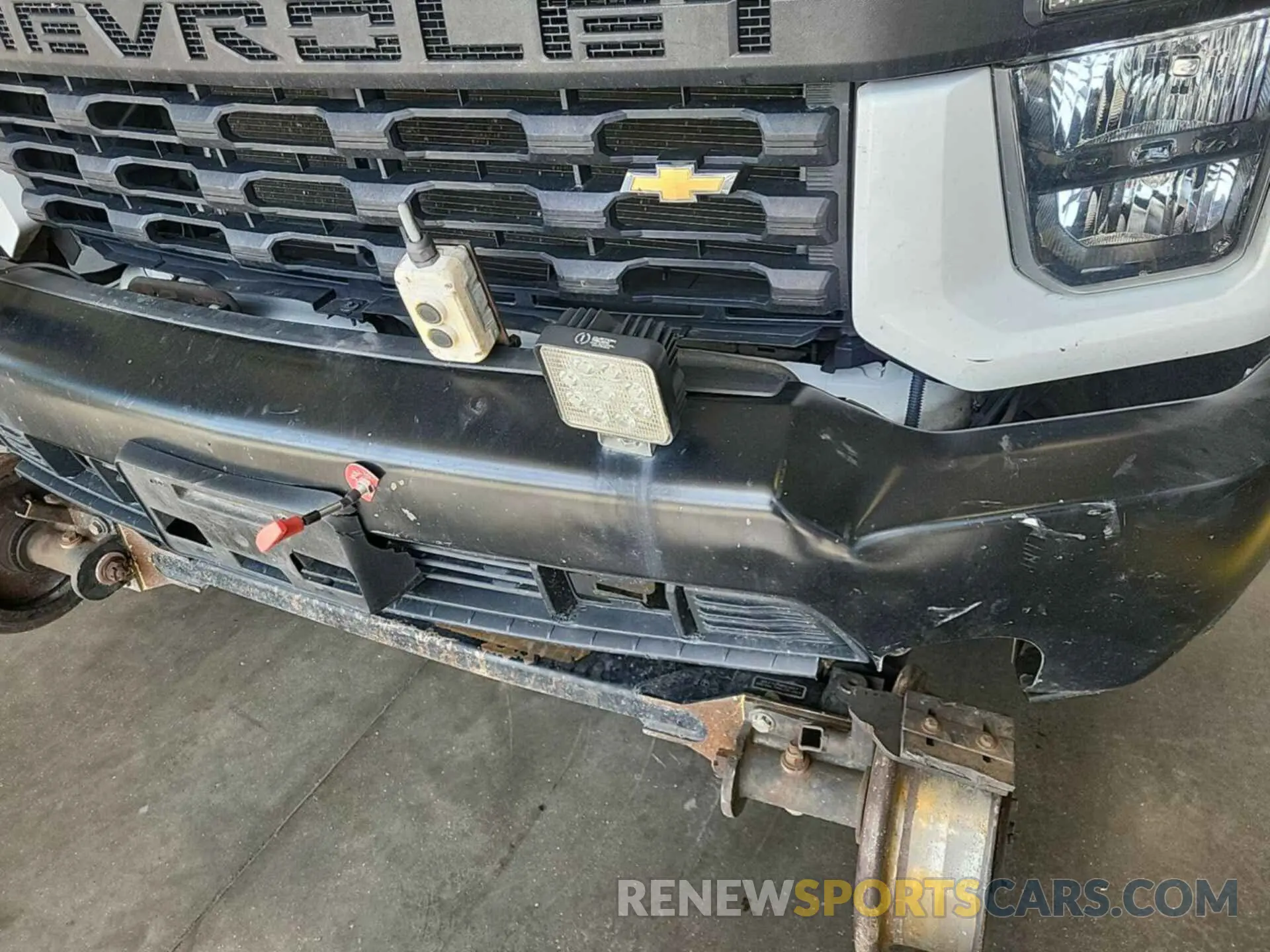 17 Photograph of a damaged car 1GC1YLE77MF132857 CHEVROLET SILVERADO 2500HD 2021