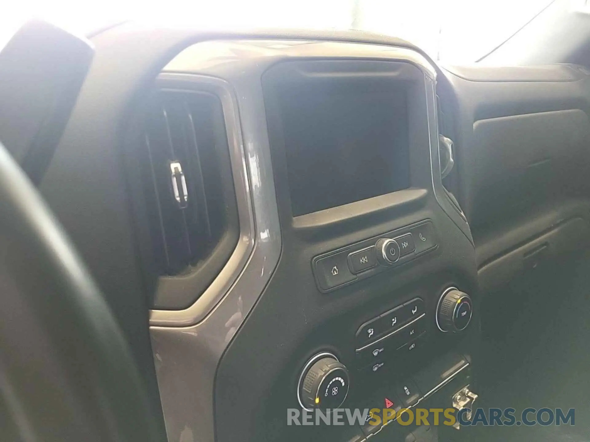 2 Photograph of a damaged car 1GC1YLE77MF132857 CHEVROLET SILVERADO 2500HD 2021