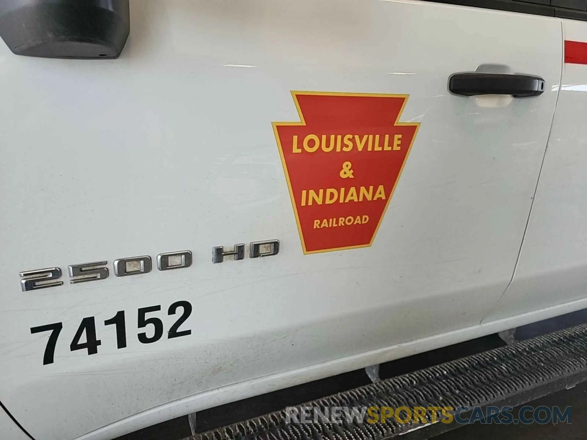 21 Photograph of a damaged car 1GC1YLE77MF132857 CHEVROLET SILVERADO 2500HD 2021