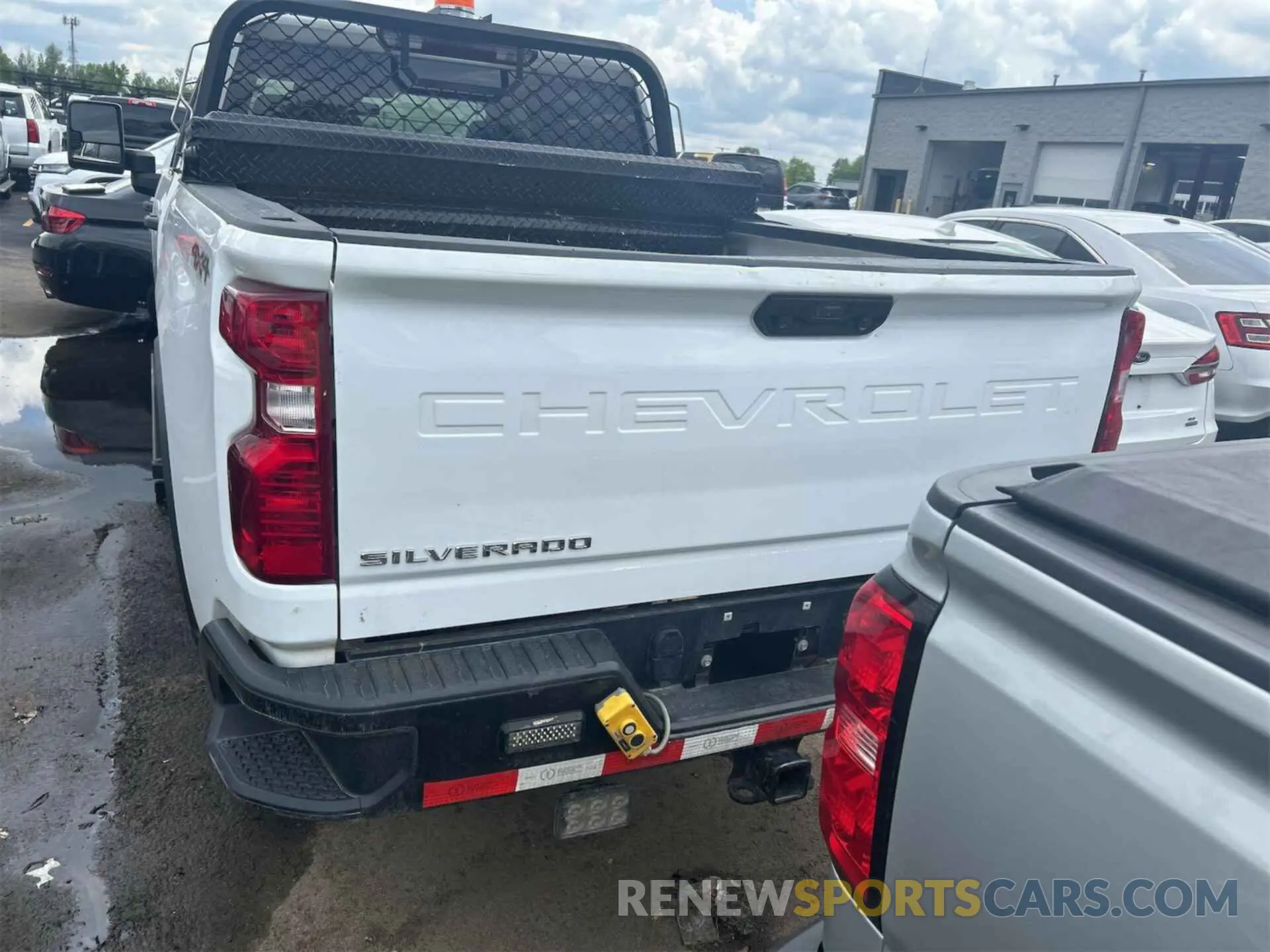 23 Photograph of a damaged car 1GC1YLE77MF132857 CHEVROLET SILVERADO 2500HD 2021