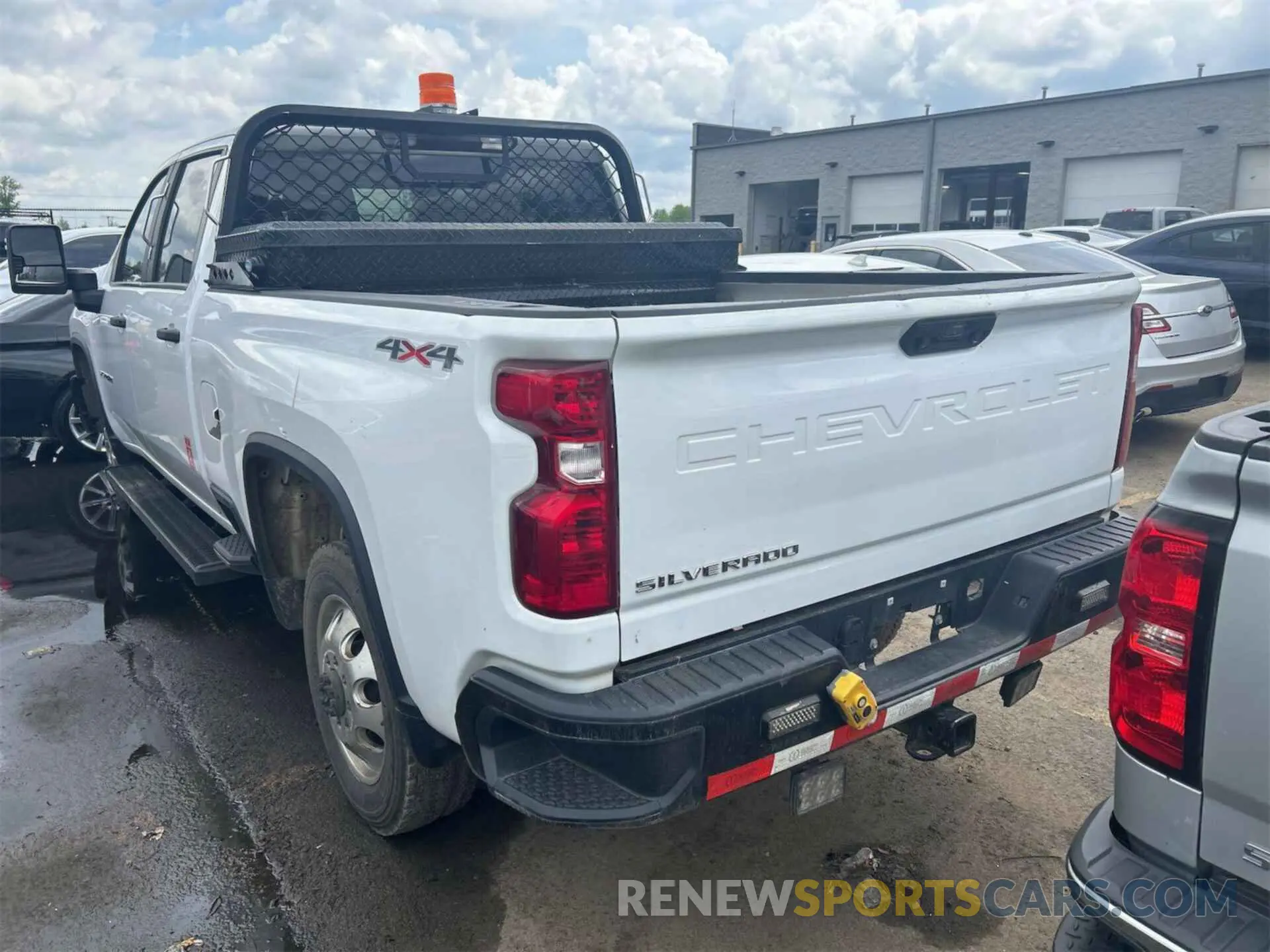 5 Photograph of a damaged car 1GC1YLE77MF132857 CHEVROLET SILVERADO 2500HD 2021