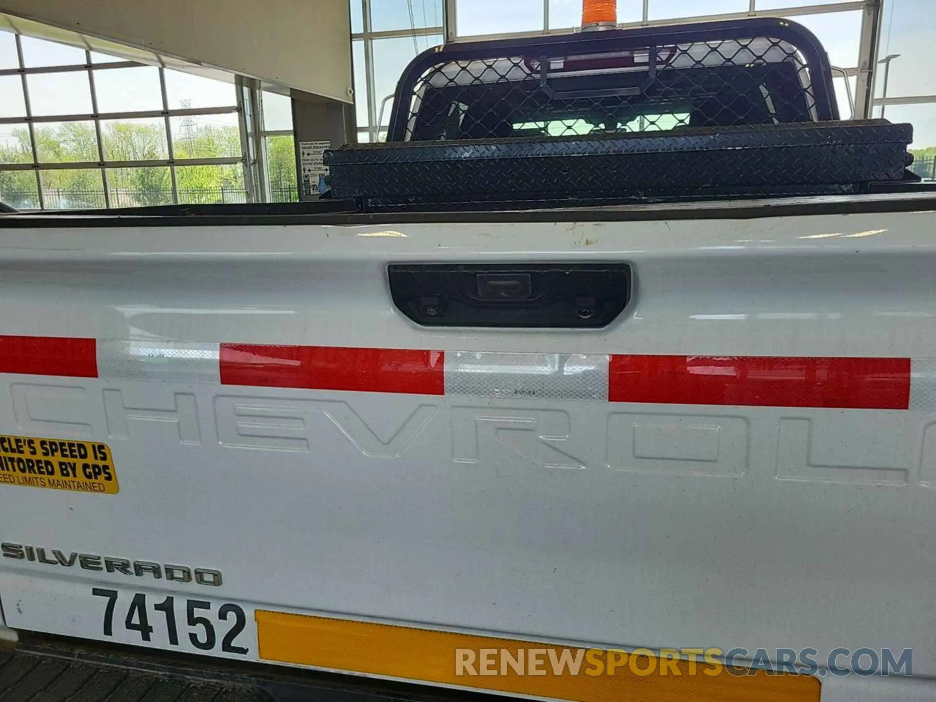 9 Photograph of a damaged car 1GC1YLE77MF132857 CHEVROLET SILVERADO 2500HD 2021