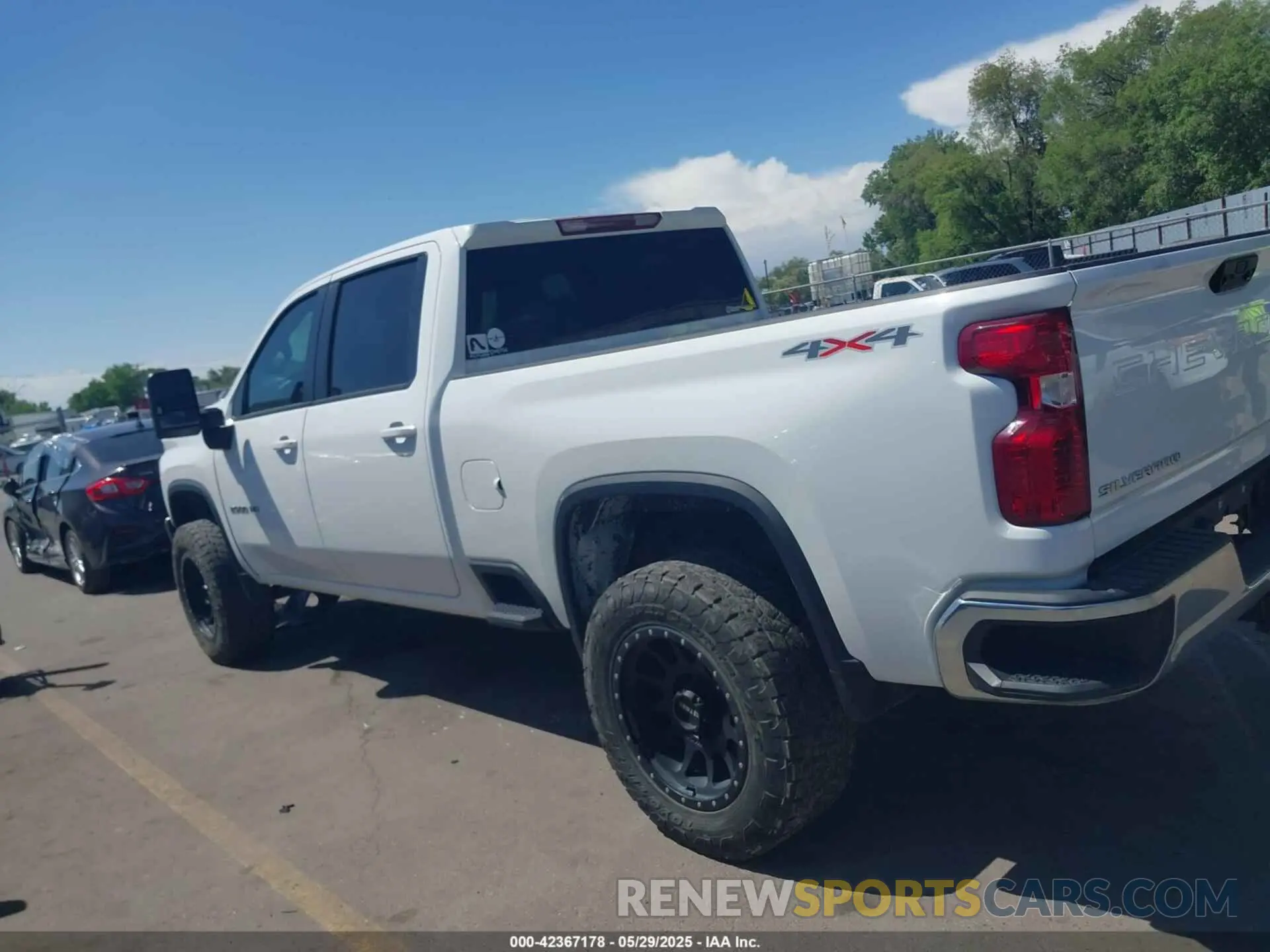14 Photograph of a damaged car 1GC1YNEY5MF253830 CHEVROLET SILVERADO 2500HD 2021