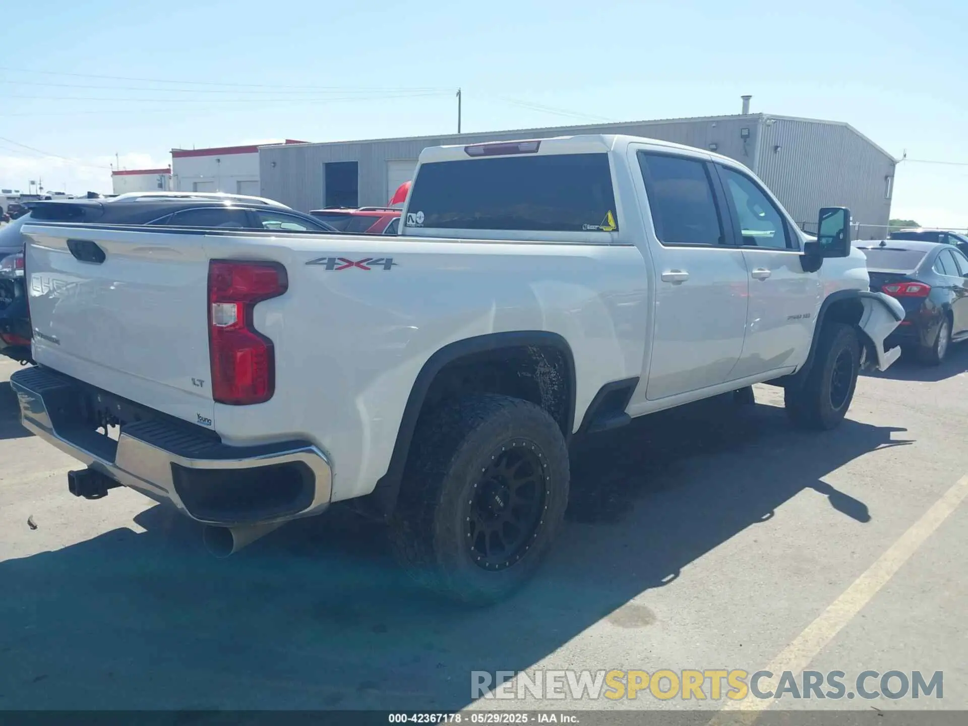 4 Photograph of a damaged car 1GC1YNEY5MF253830 CHEVROLET SILVERADO 2500HD 2021