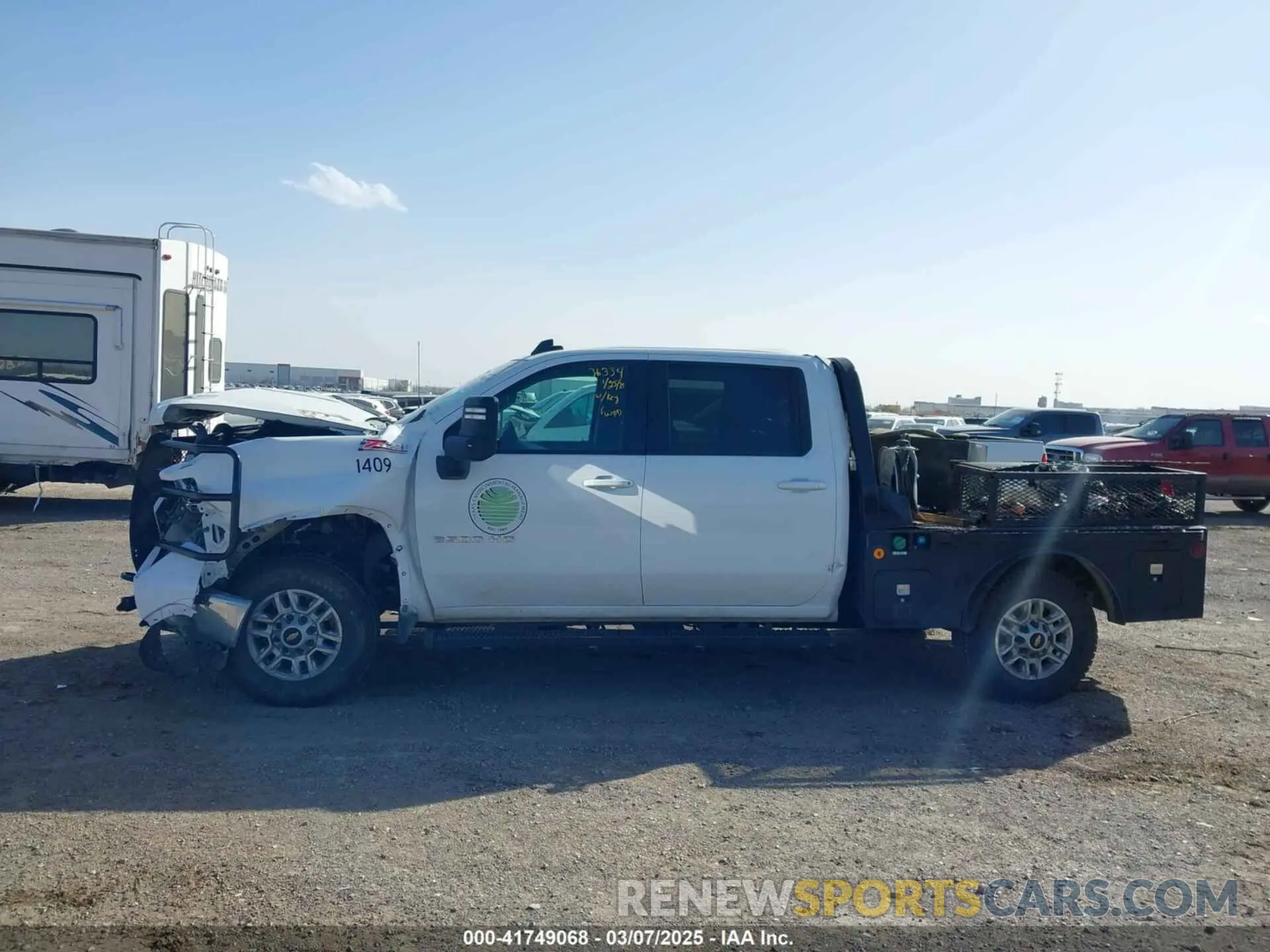 14 Photograph of a damaged car 1GC1YNEY5MF272541 CHEVROLET SILVERADO 2500HD 2021