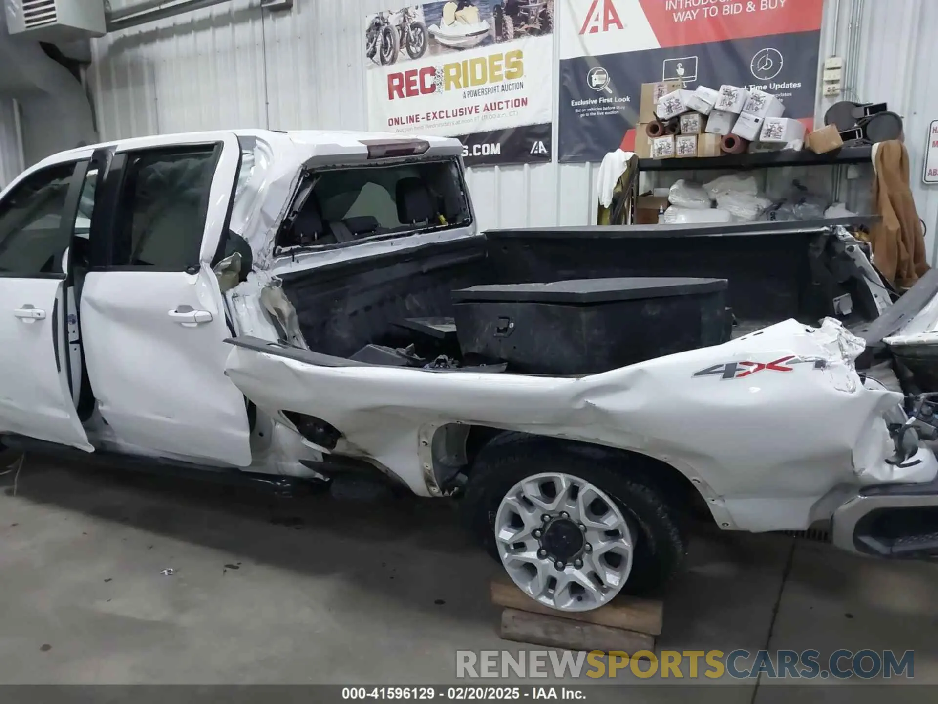 16 Photograph of a damaged car 1GC1YNEY8MF290760 CHEVROLET SILVERADO 2500HD 2021