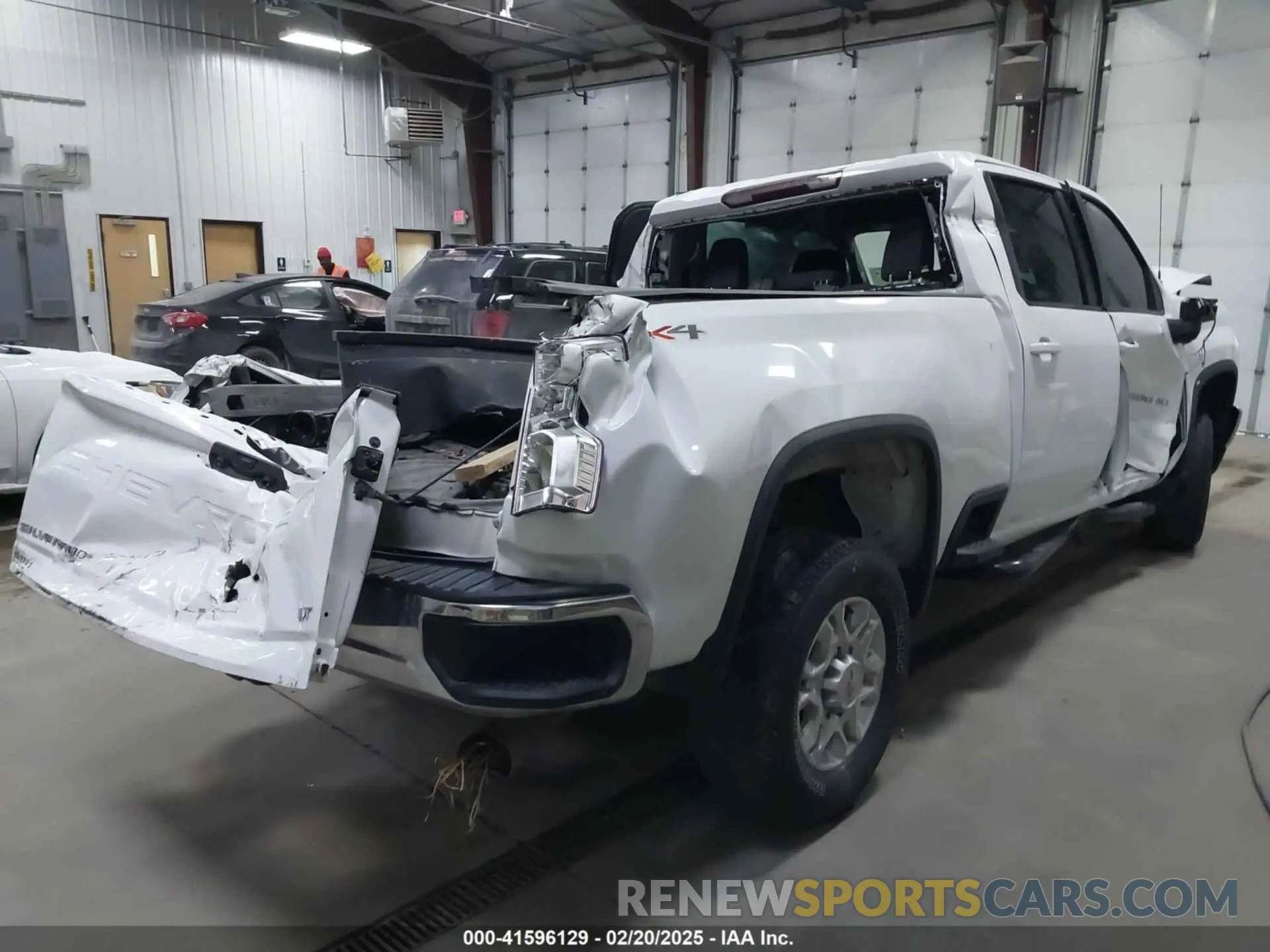 4 Photograph of a damaged car 1GC1YNEY8MF290760 CHEVROLET SILVERADO 2500HD 2021
