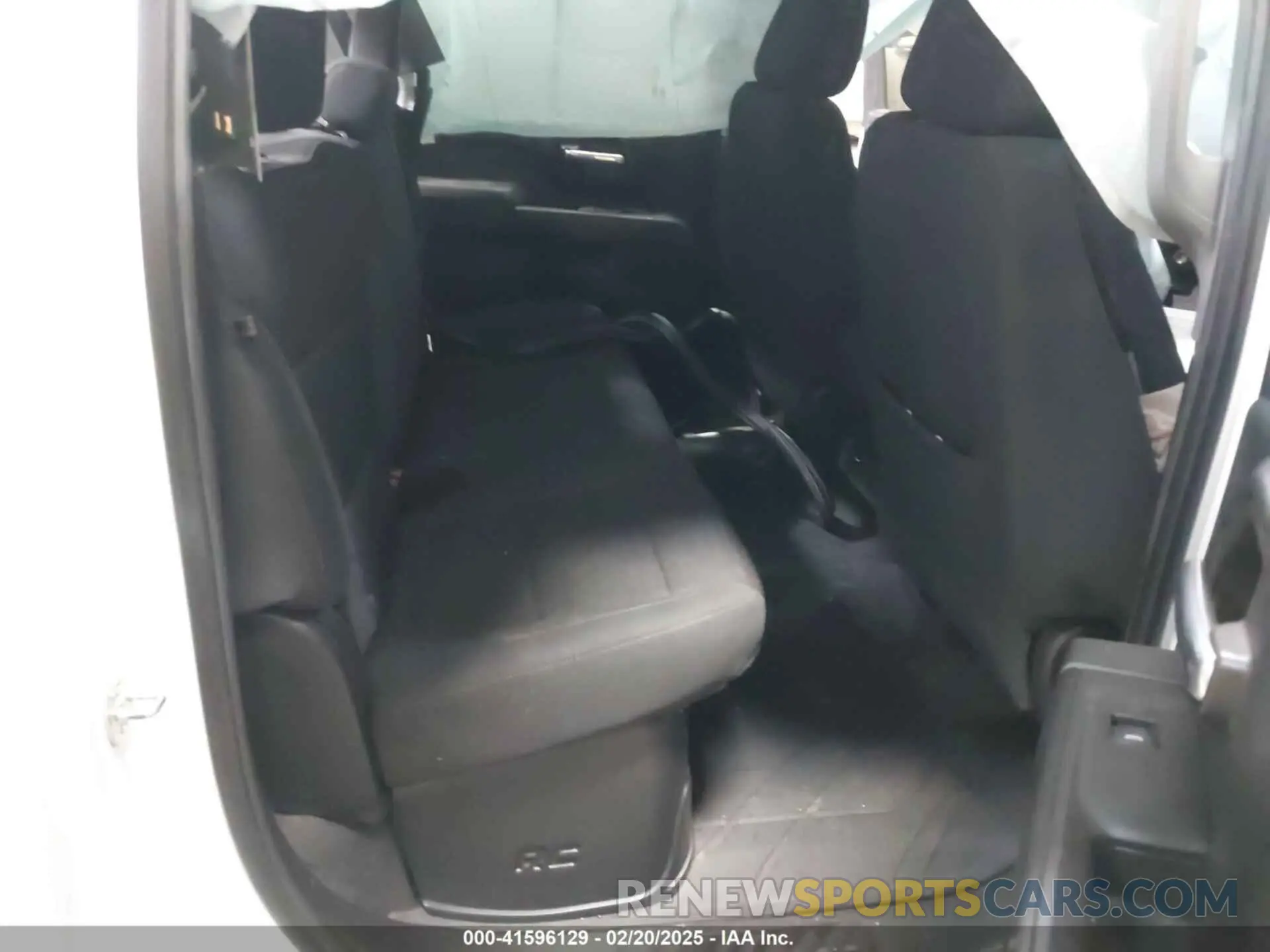 8 Photograph of a damaged car 1GC1YNEY8MF290760 CHEVROLET SILVERADO 2500HD 2021
