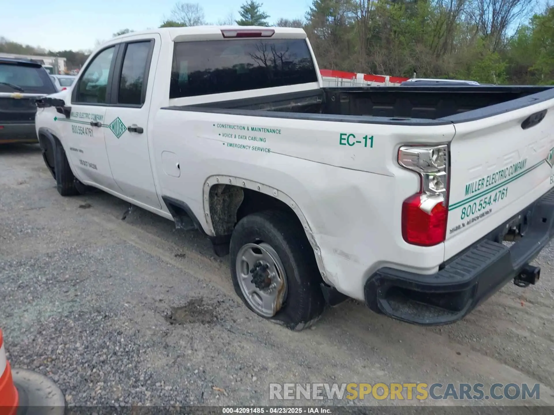 3 Photograph of a damaged car 1GC2WLE7XMF224765 CHEVROLET SILVERADO 2500HD 2021