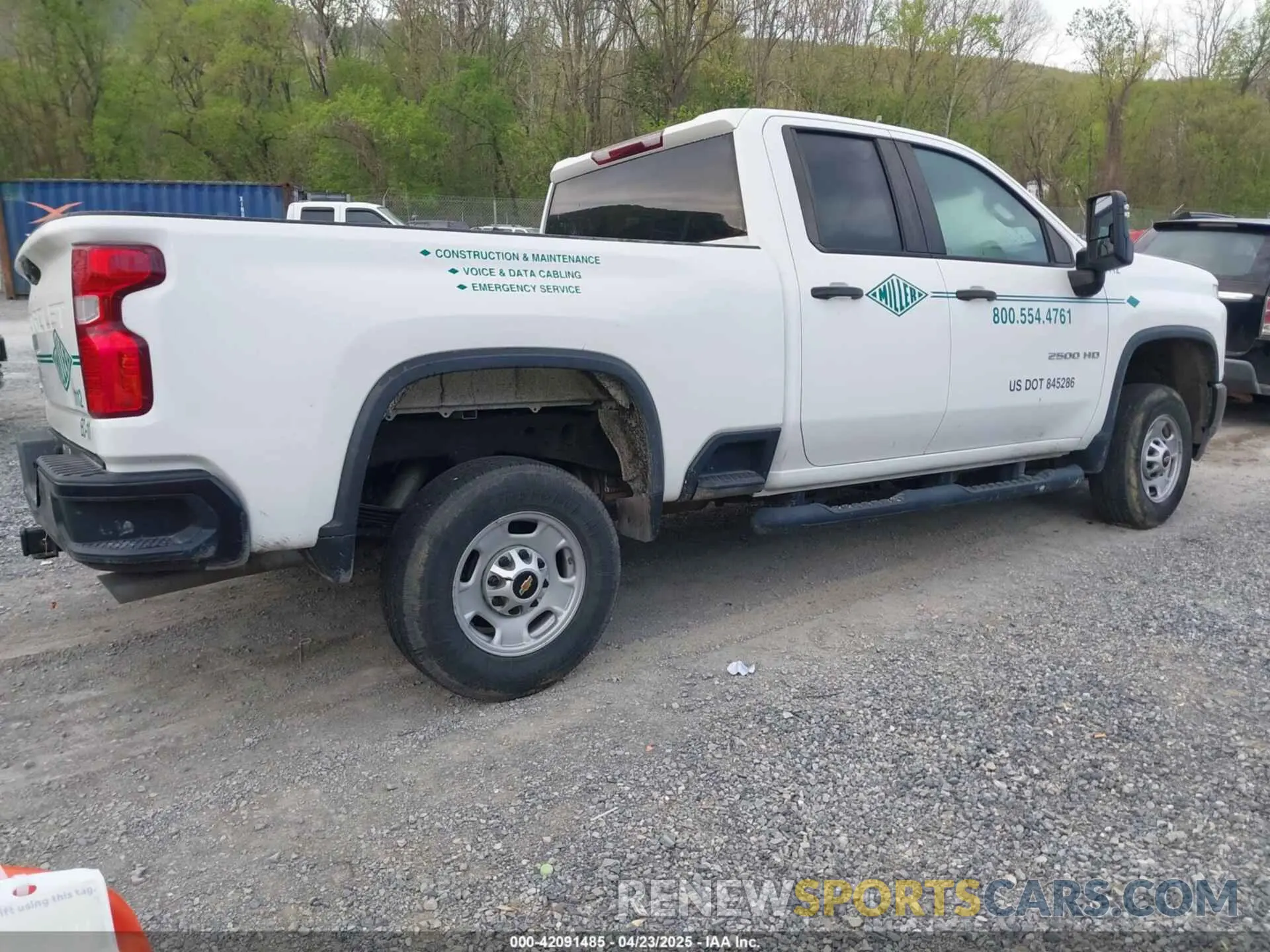 4 Photograph of a damaged car 1GC2WLE7XMF224765 CHEVROLET SILVERADO 2500HD 2021