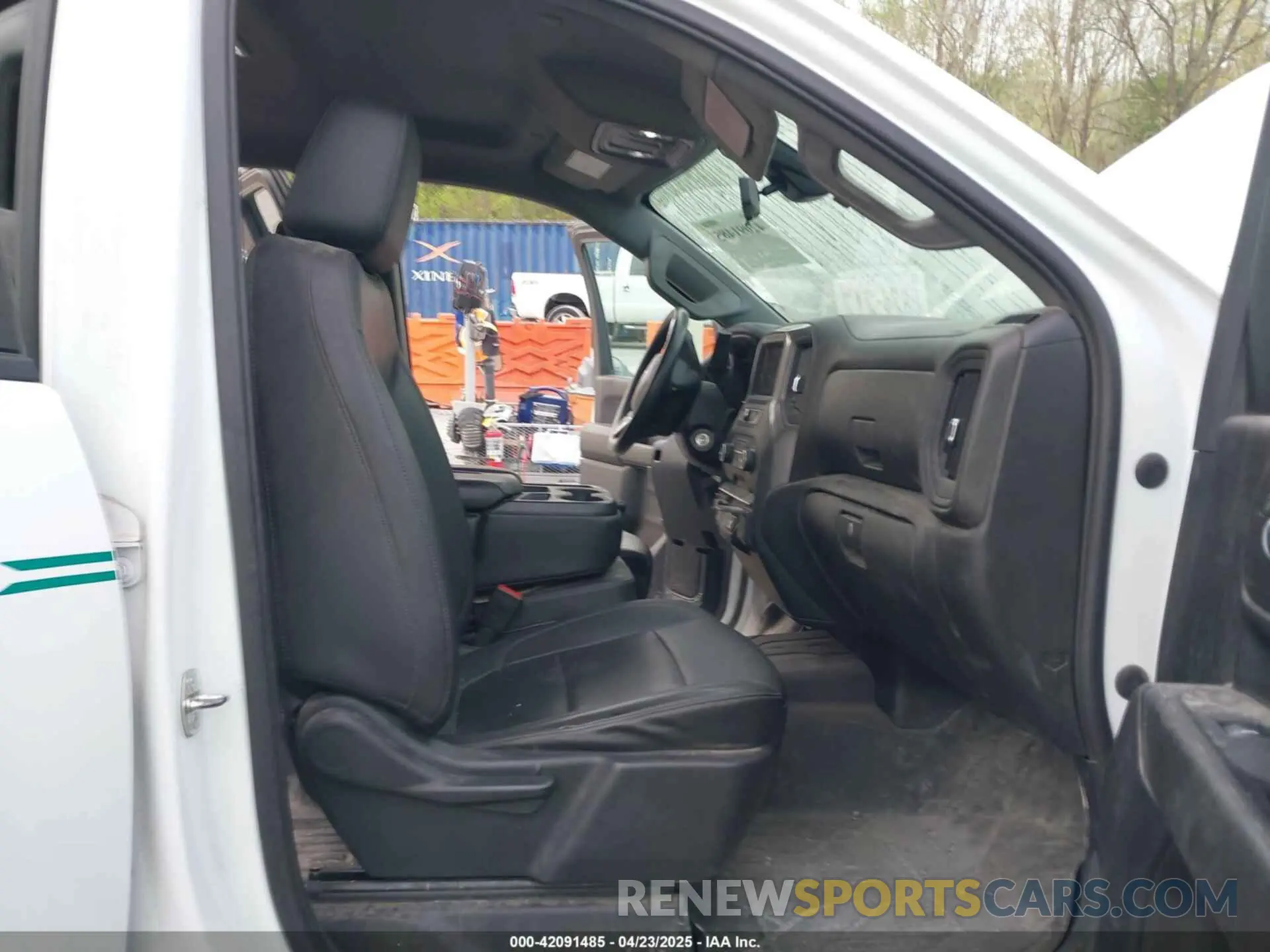 5 Photograph of a damaged car 1GC2WLE7XMF224765 CHEVROLET SILVERADO 2500HD 2021