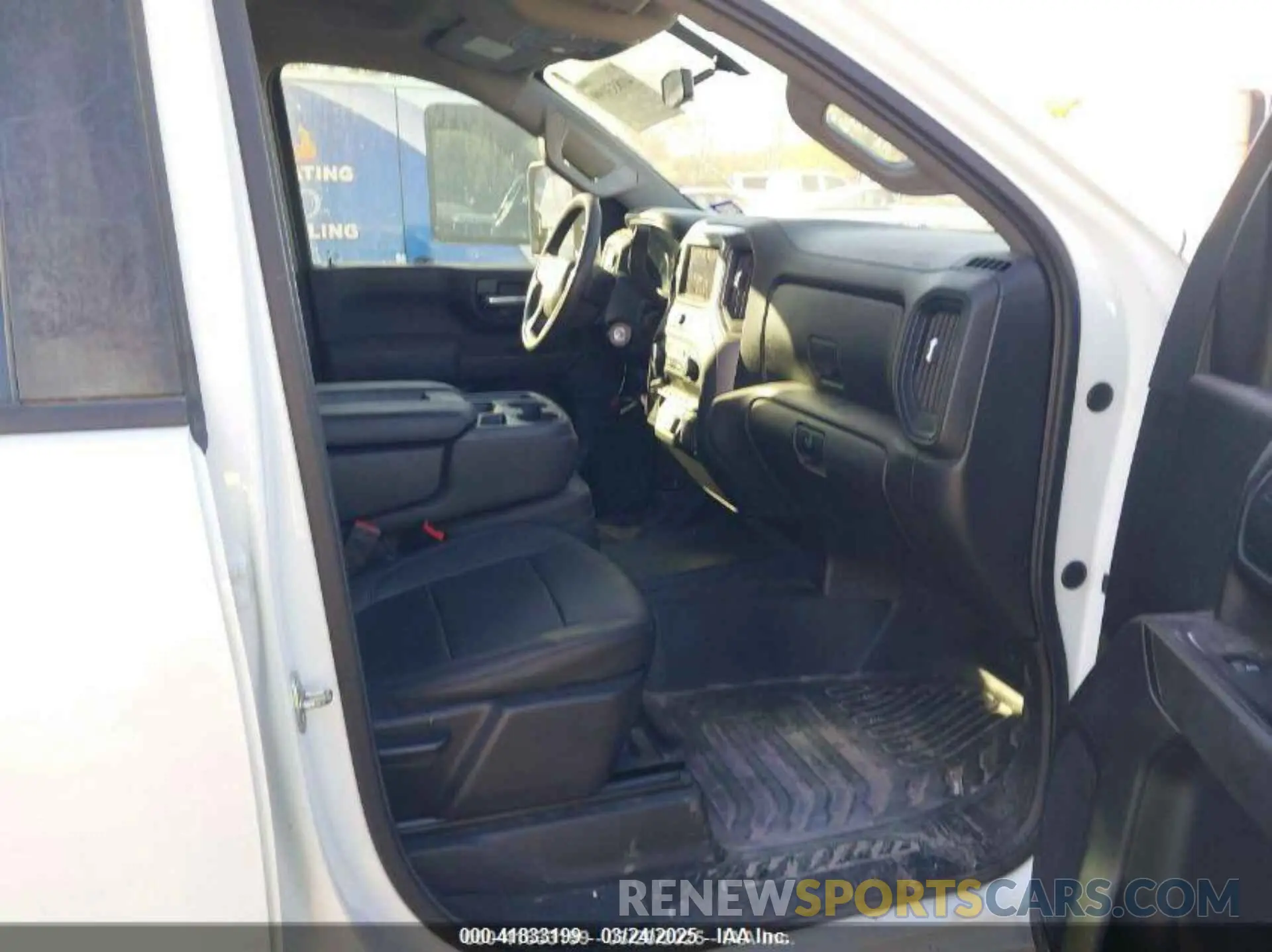 5 Photograph of a damaged car 1GC4WLE78MF122440 CHEVROLET SILVERADO 2500HD 2021