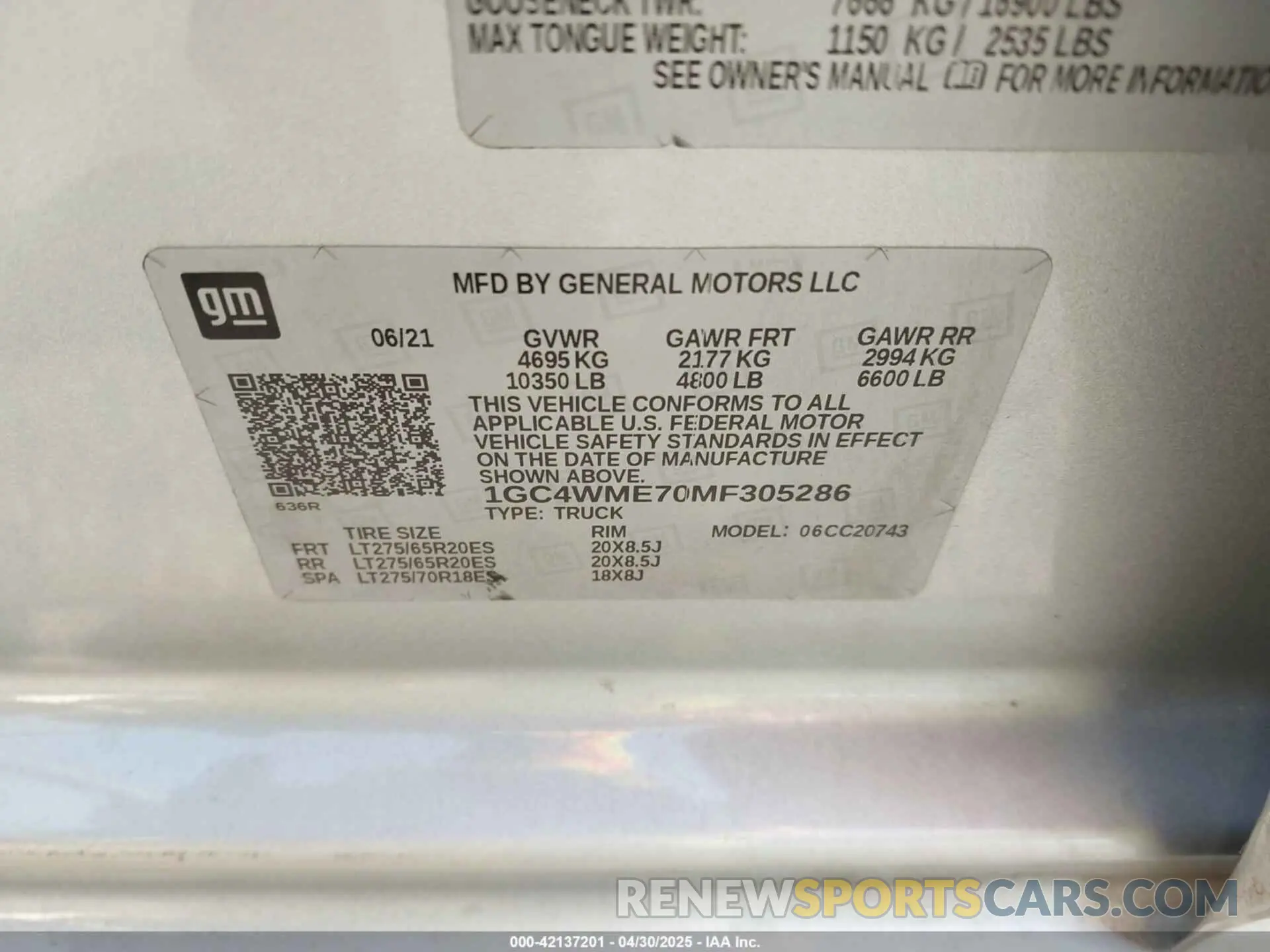 8 Photograph of a damaged car 1GC4WME70MF305286 CHEVROLET SILVERADO 2500HD 2021