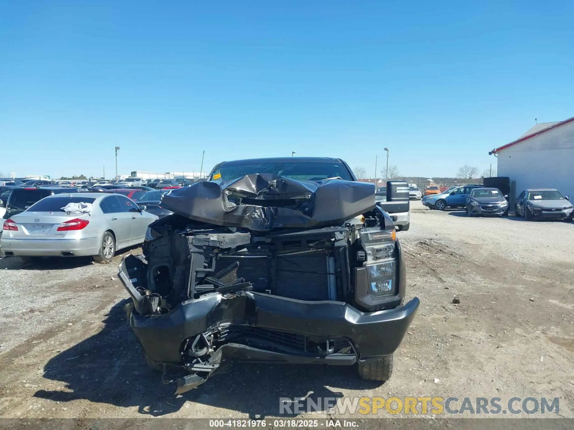 12 Photograph of a damaged car 1GC4YLE75MF112698 CHEVROLET SILVERADO 2500HD 2021