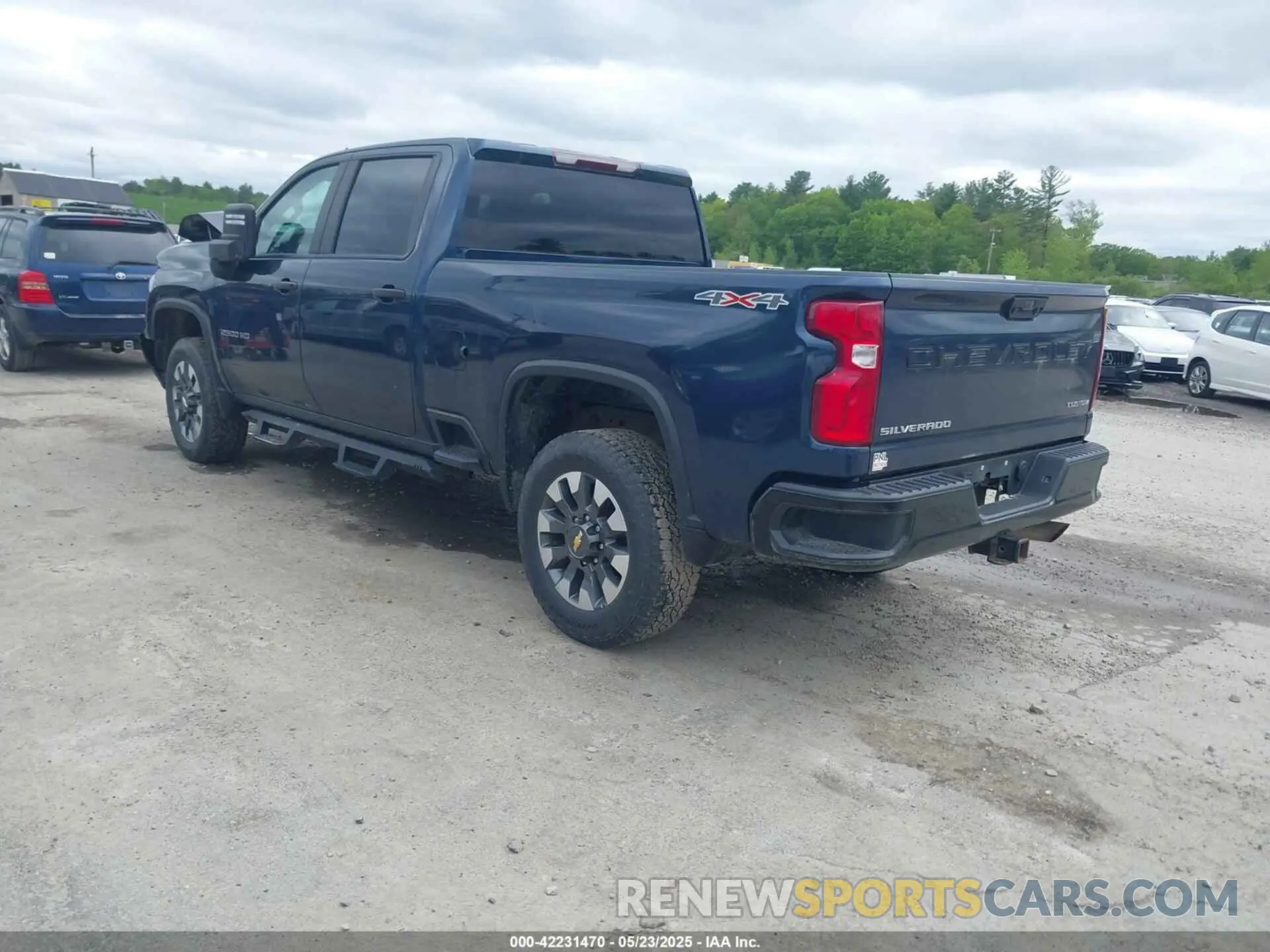 3 Photograph of a damaged car 1GC4YME75MF160093 CHEVROLET SILVERADO 2500HD 2021