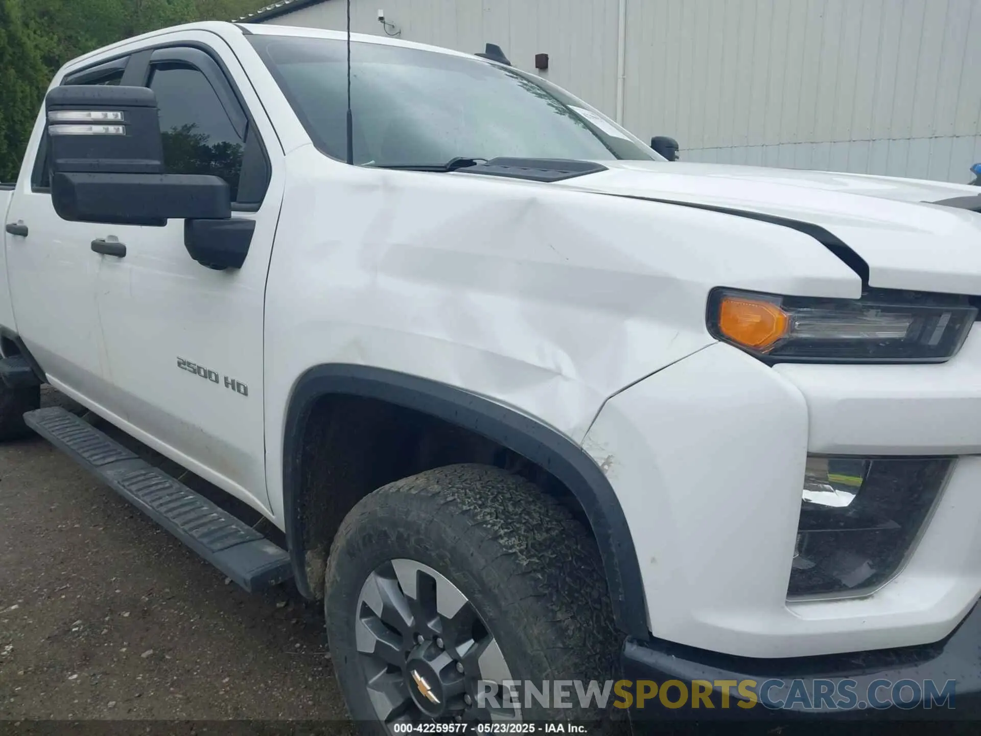 24 Photograph of a damaged car 1GC4YME79MF164342 CHEVROLET SILVERADO 2500HD 2021