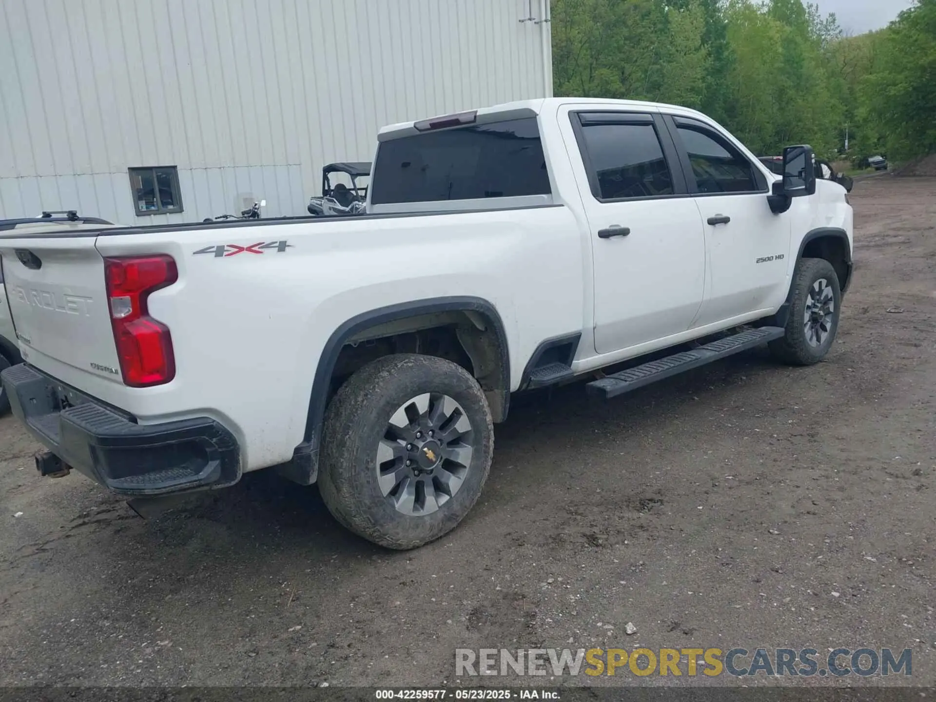 4 Photograph of a damaged car 1GC4YME79MF164342 CHEVROLET SILVERADO 2500HD 2021