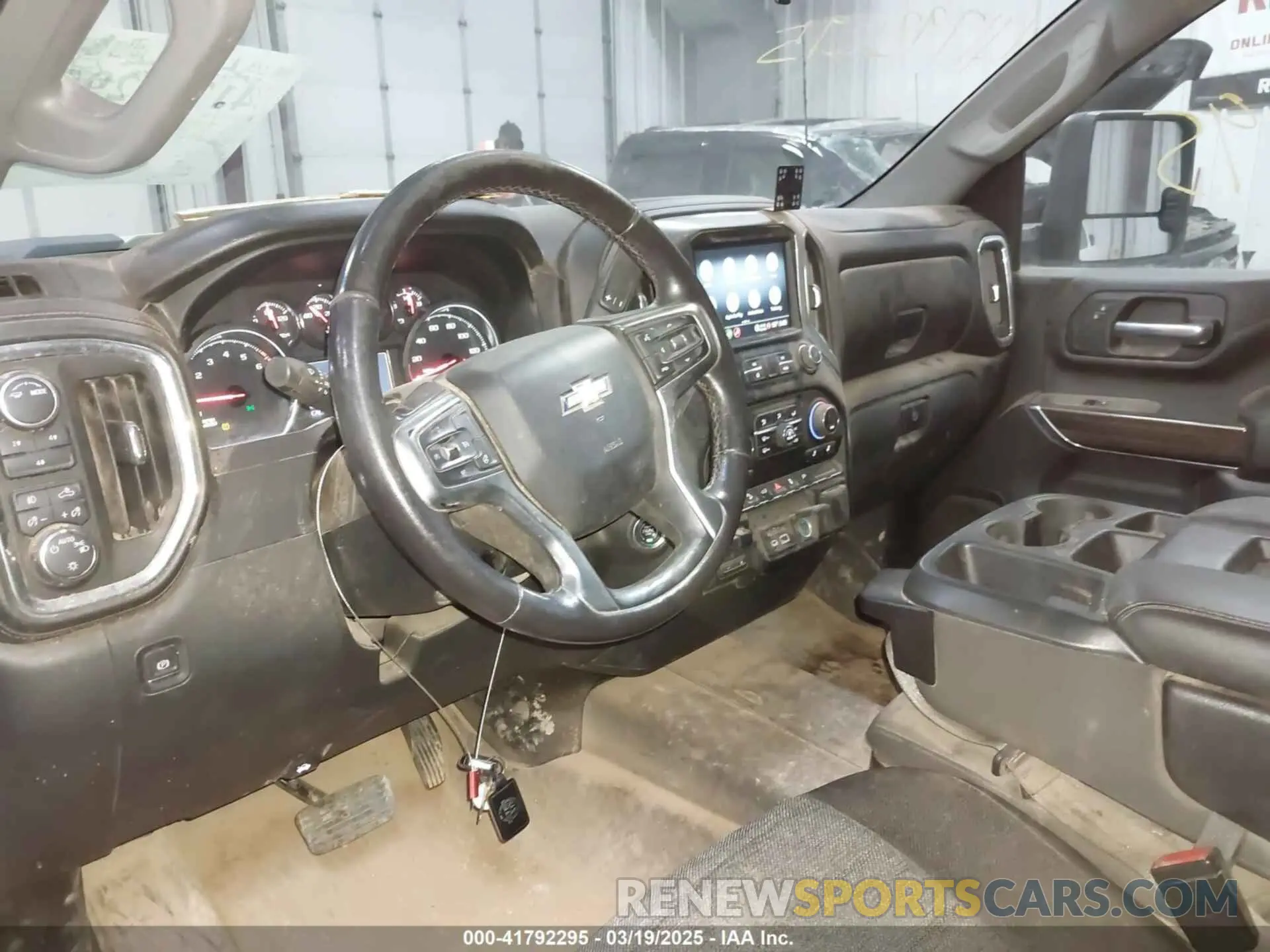 13 Photograph of a damaged car 1GC4YNE72MF115988 CHEVROLET SILVERADO 2500HD 2021