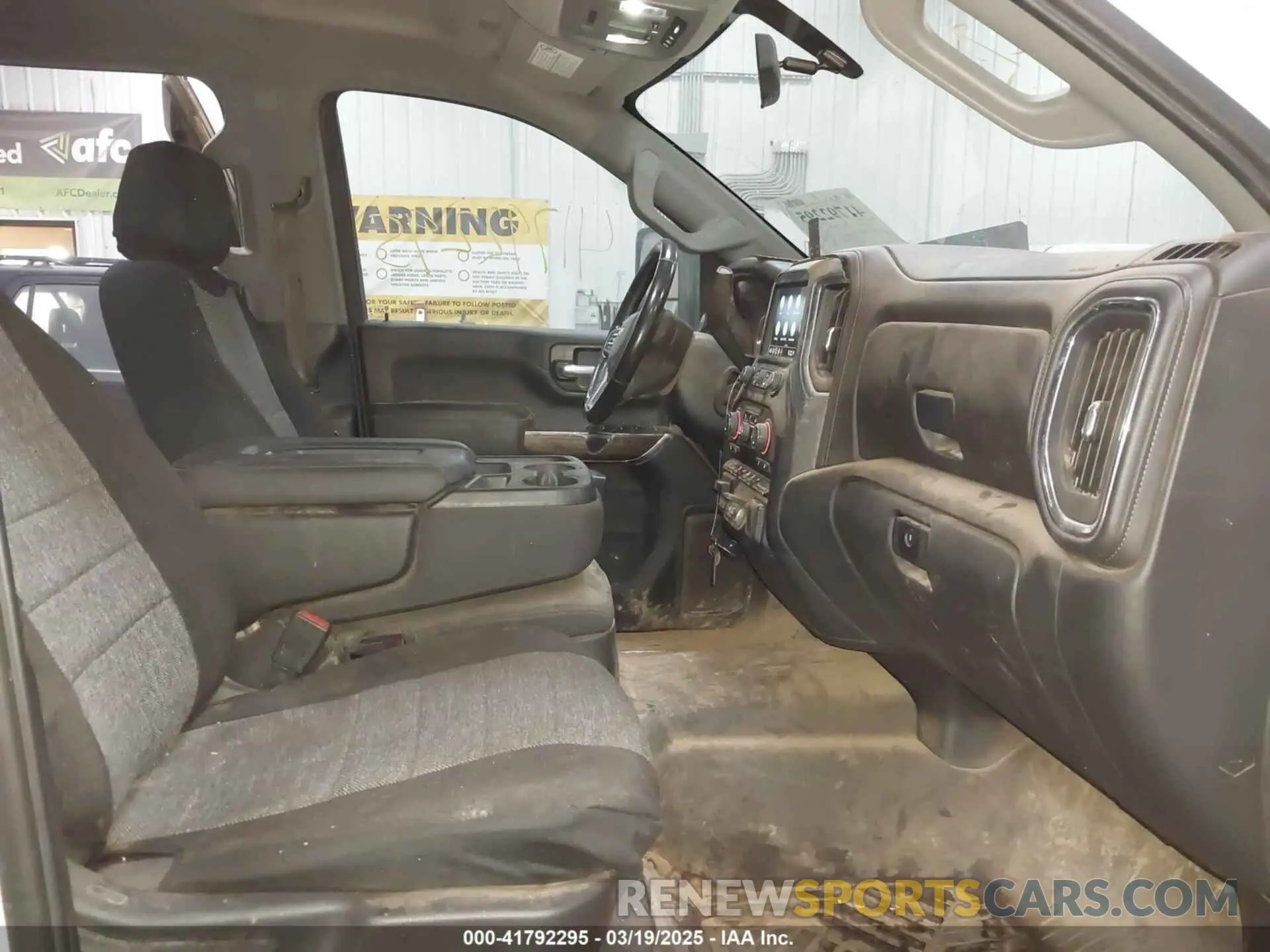 7 Photograph of a damaged car 1GC4YNE72MF115988 CHEVROLET SILVERADO 2500HD 2021