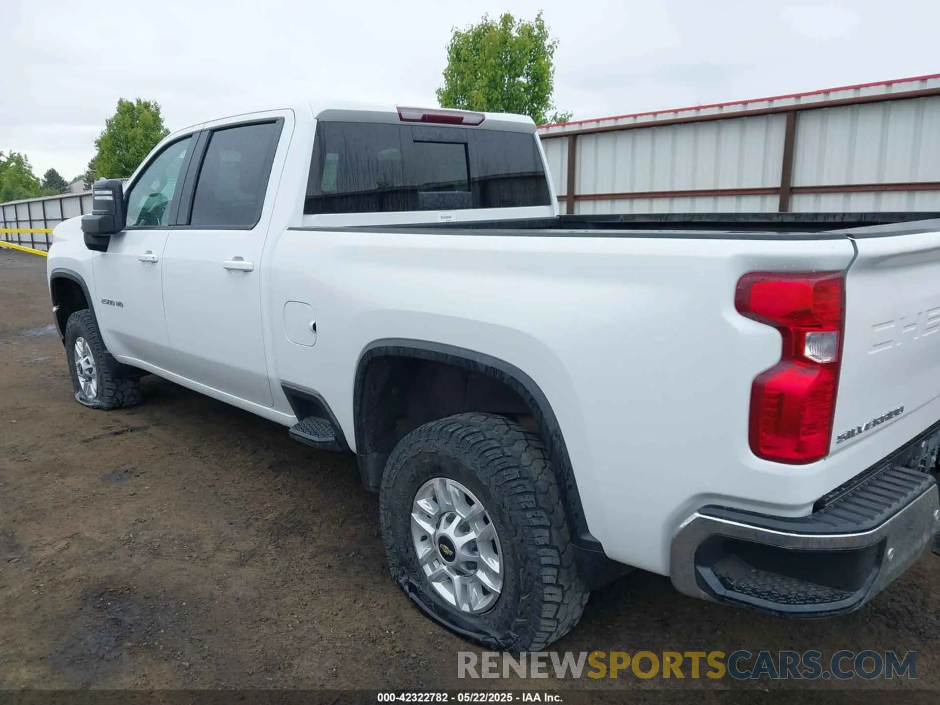 3 Photograph of a damaged car 1GC4YNE72MF211216 CHEVROLET SILVERADO 2500HD 2021
