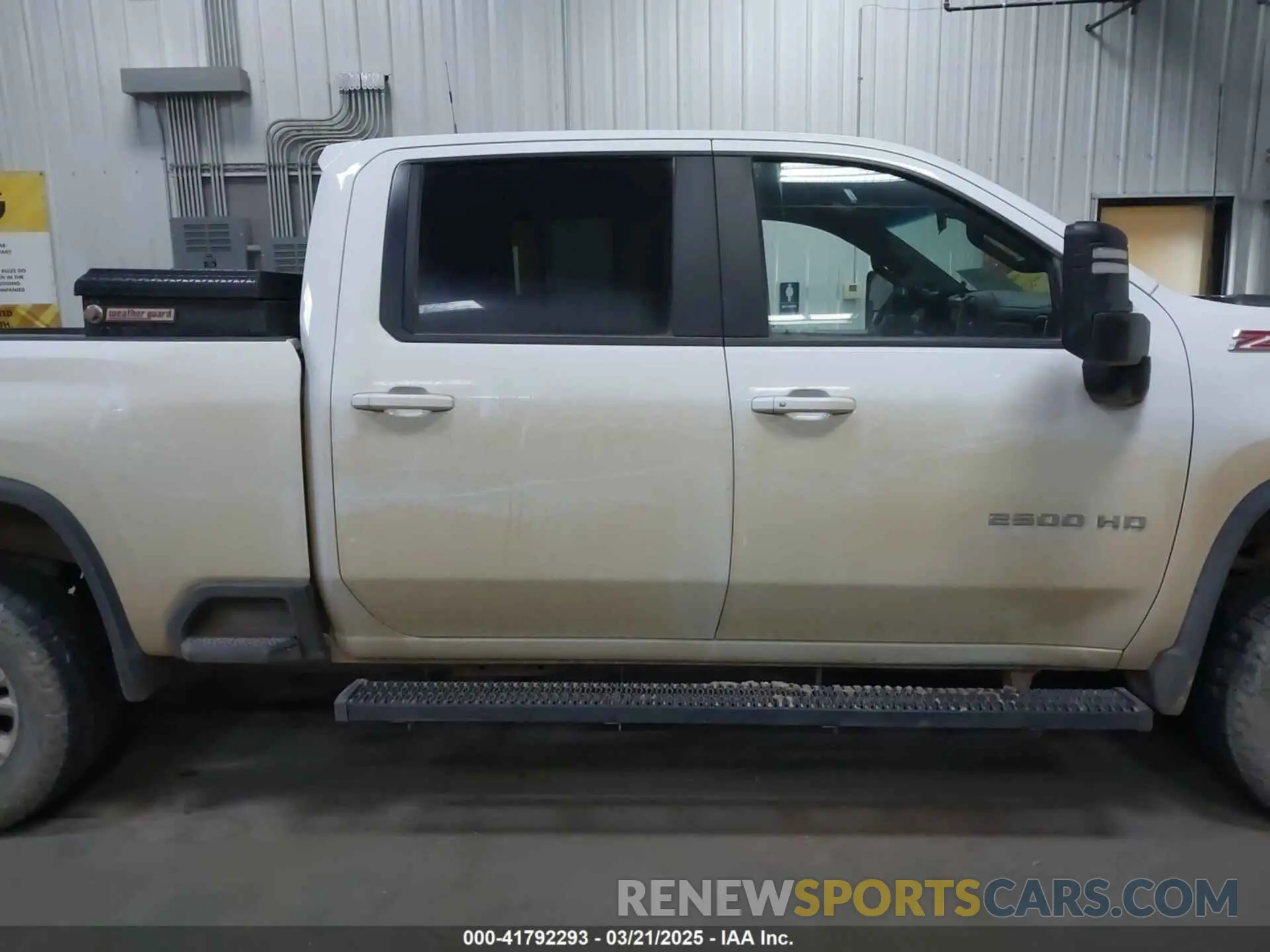 16 Photograph of a damaged car 1GC4YNE74MF134414 CHEVROLET SILVERADO 2500HD 2021