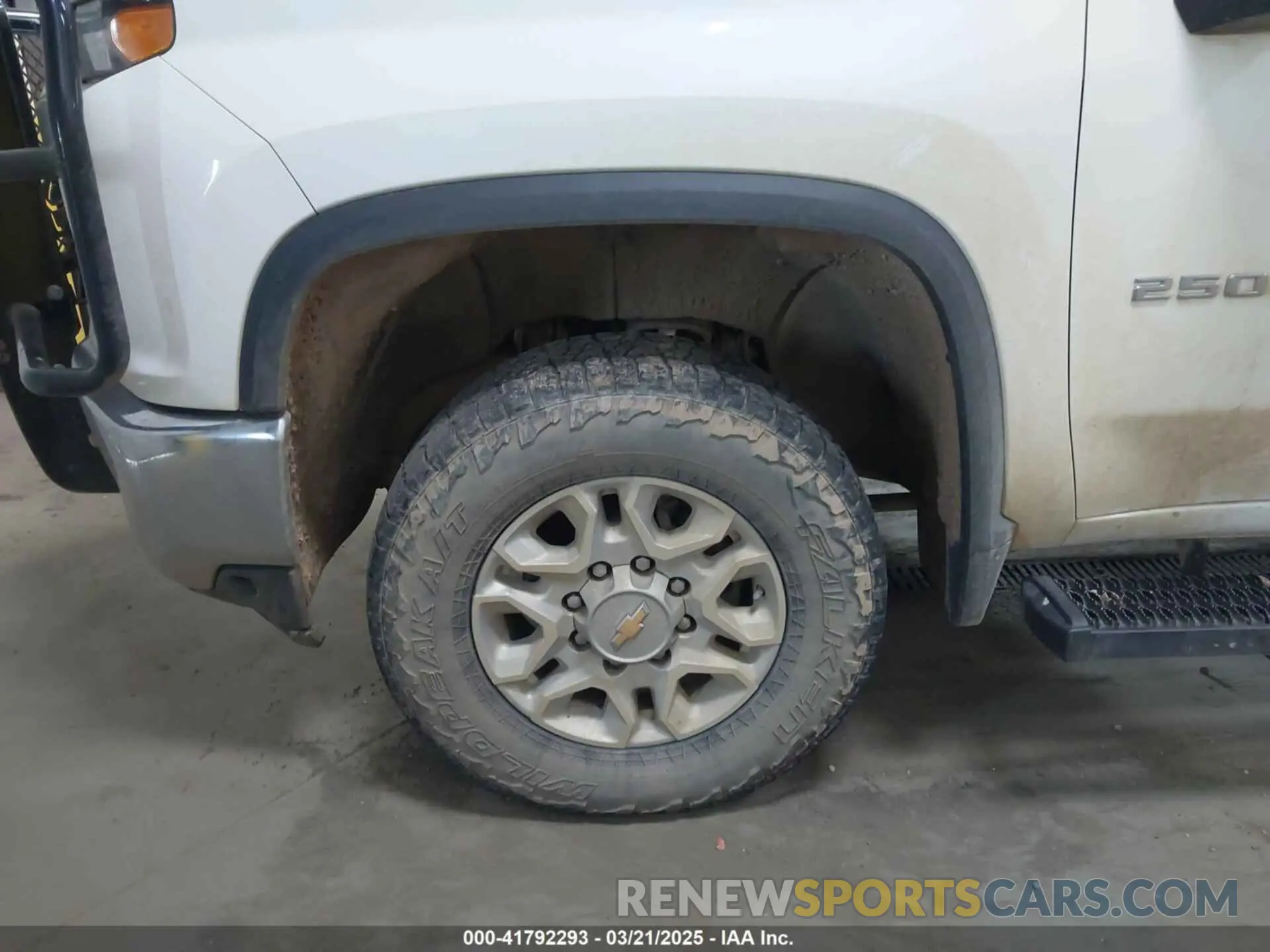 19 Photograph of a damaged car 1GC4YNE74MF134414 CHEVROLET SILVERADO 2500HD 2021