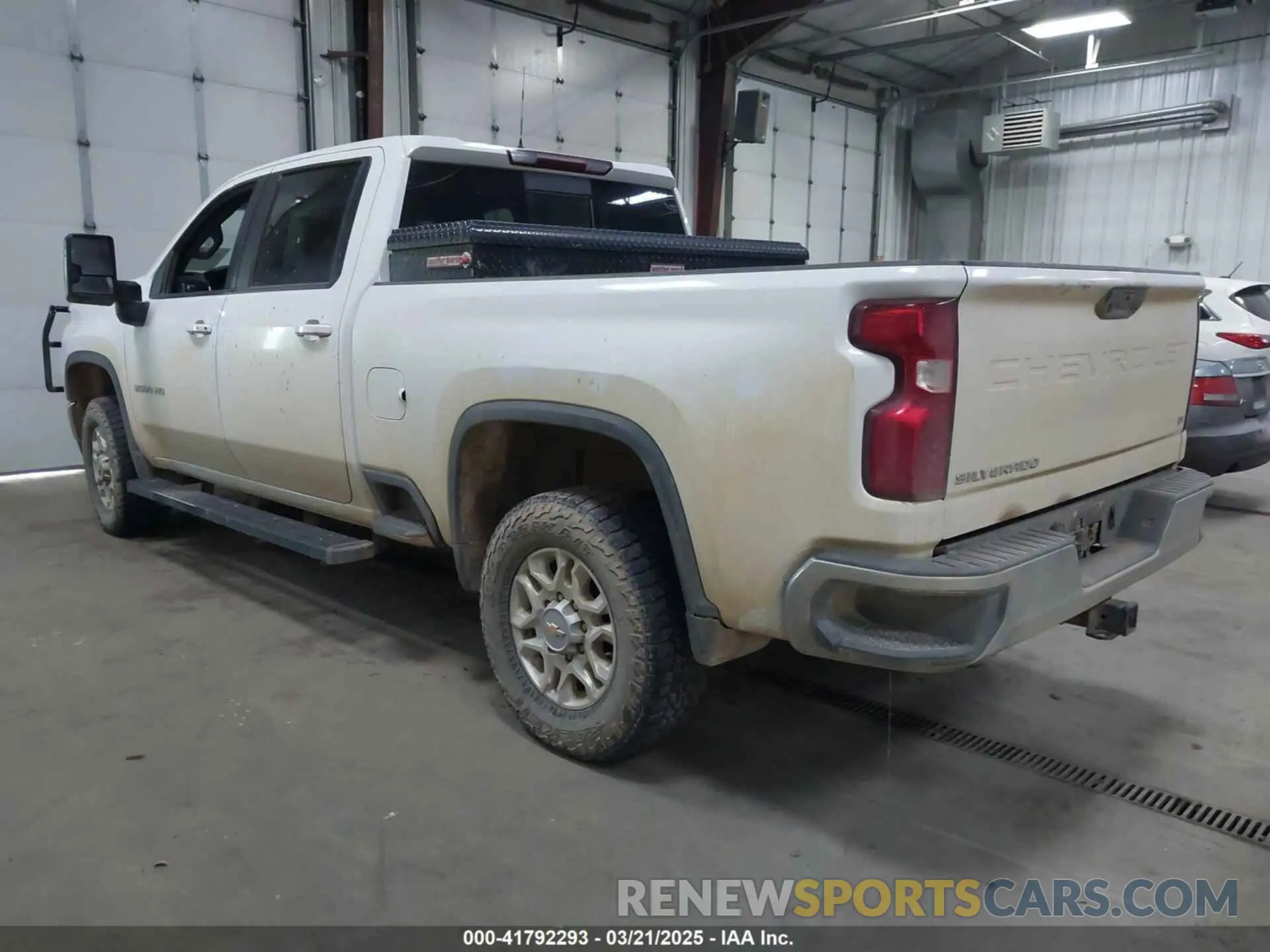 3 Photograph of a damaged car 1GC4YNE74MF134414 CHEVROLET SILVERADO 2500HD 2021