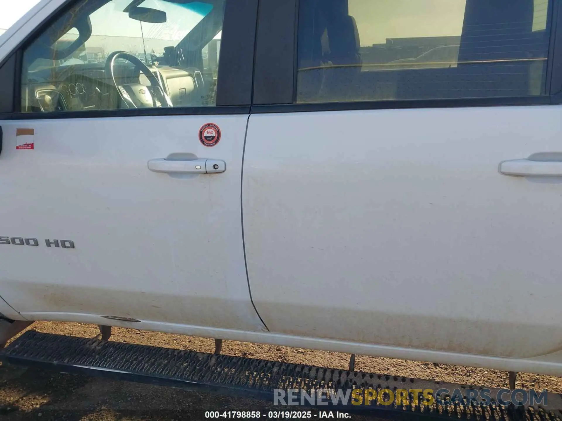 14 Photograph of a damaged car 1GC4YNE76MF134558 CHEVROLET SILVERADO 2500HD 2021