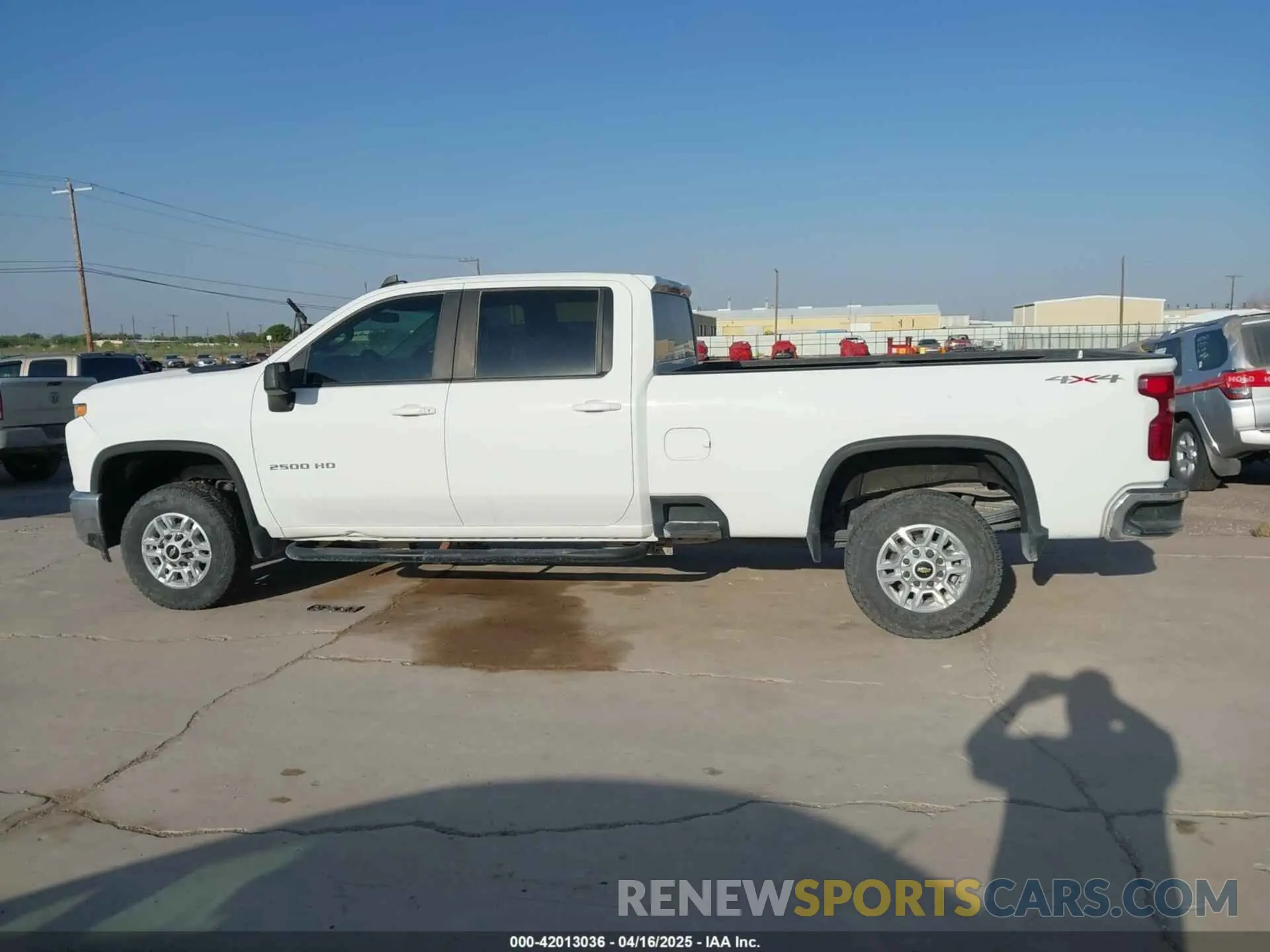 13 Photograph of a damaged car 1GC4YNE76MF198373 CHEVROLET SILVERADO 2500HD 2021