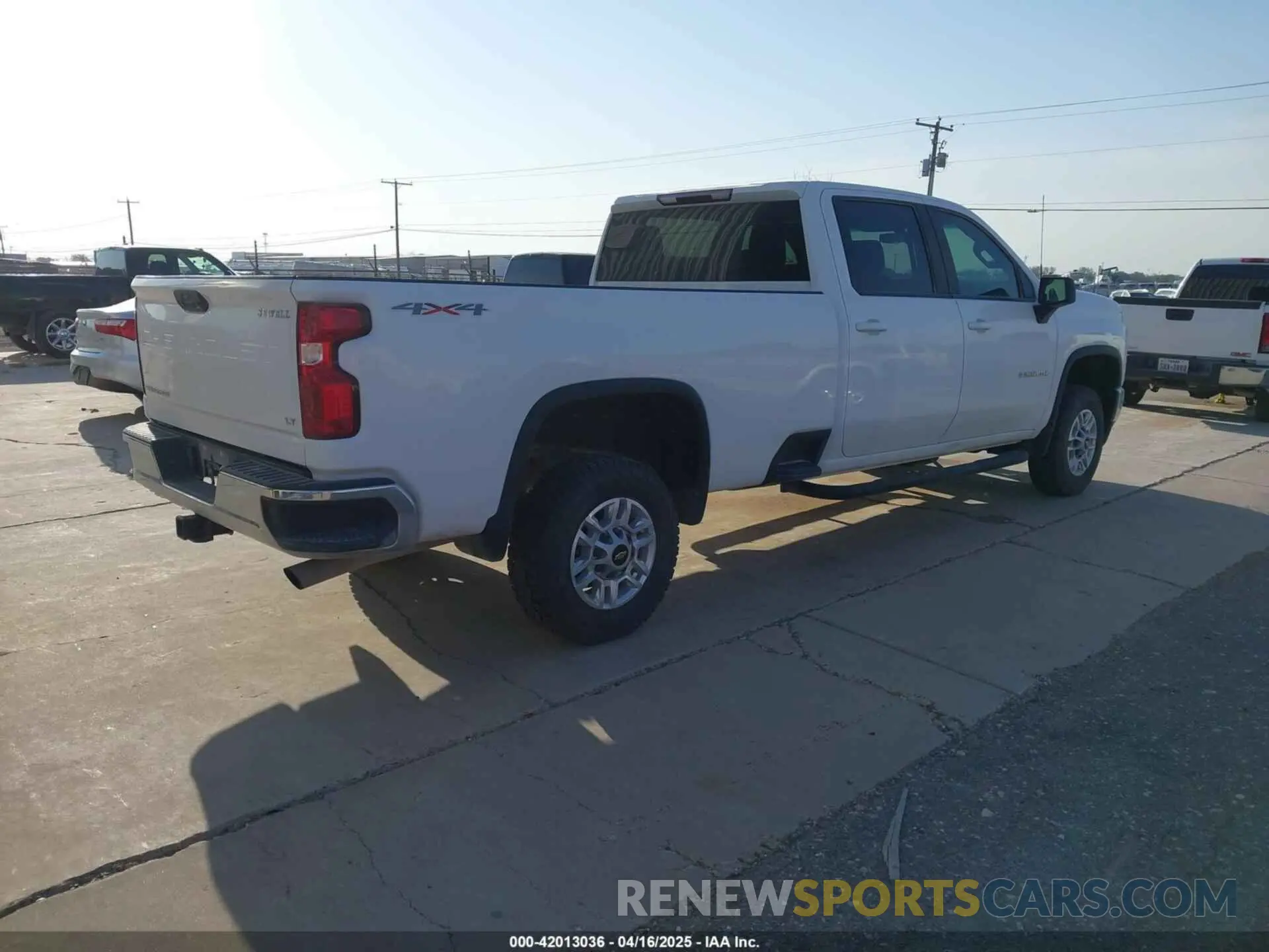 4 Photograph of a damaged car 1GC4YNE76MF198373 CHEVROLET SILVERADO 2500HD 2021