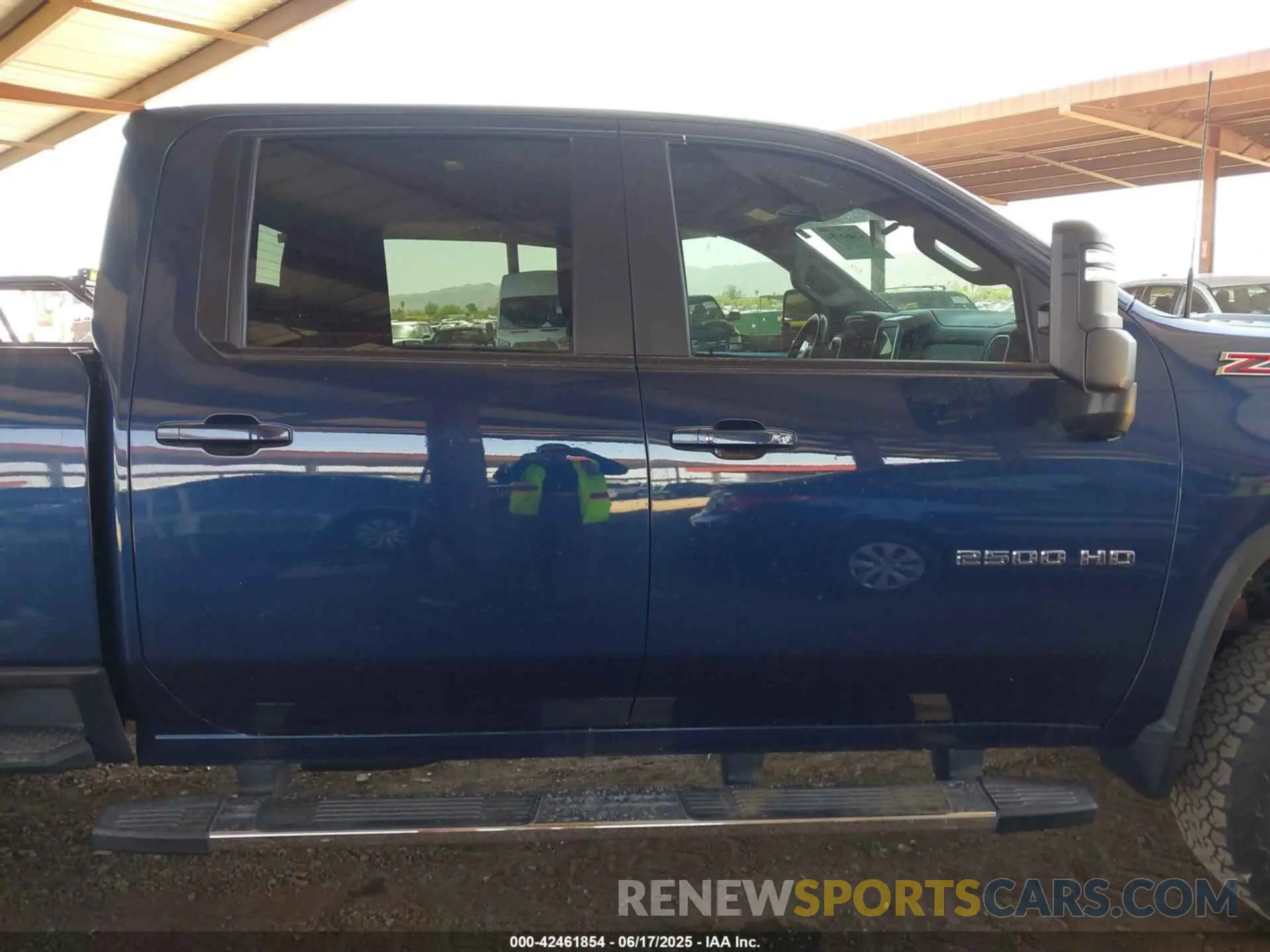 13 Photograph of a damaged car 1GC4YNE77MF180867 CHEVROLET SILVERADO 2500HD 2021