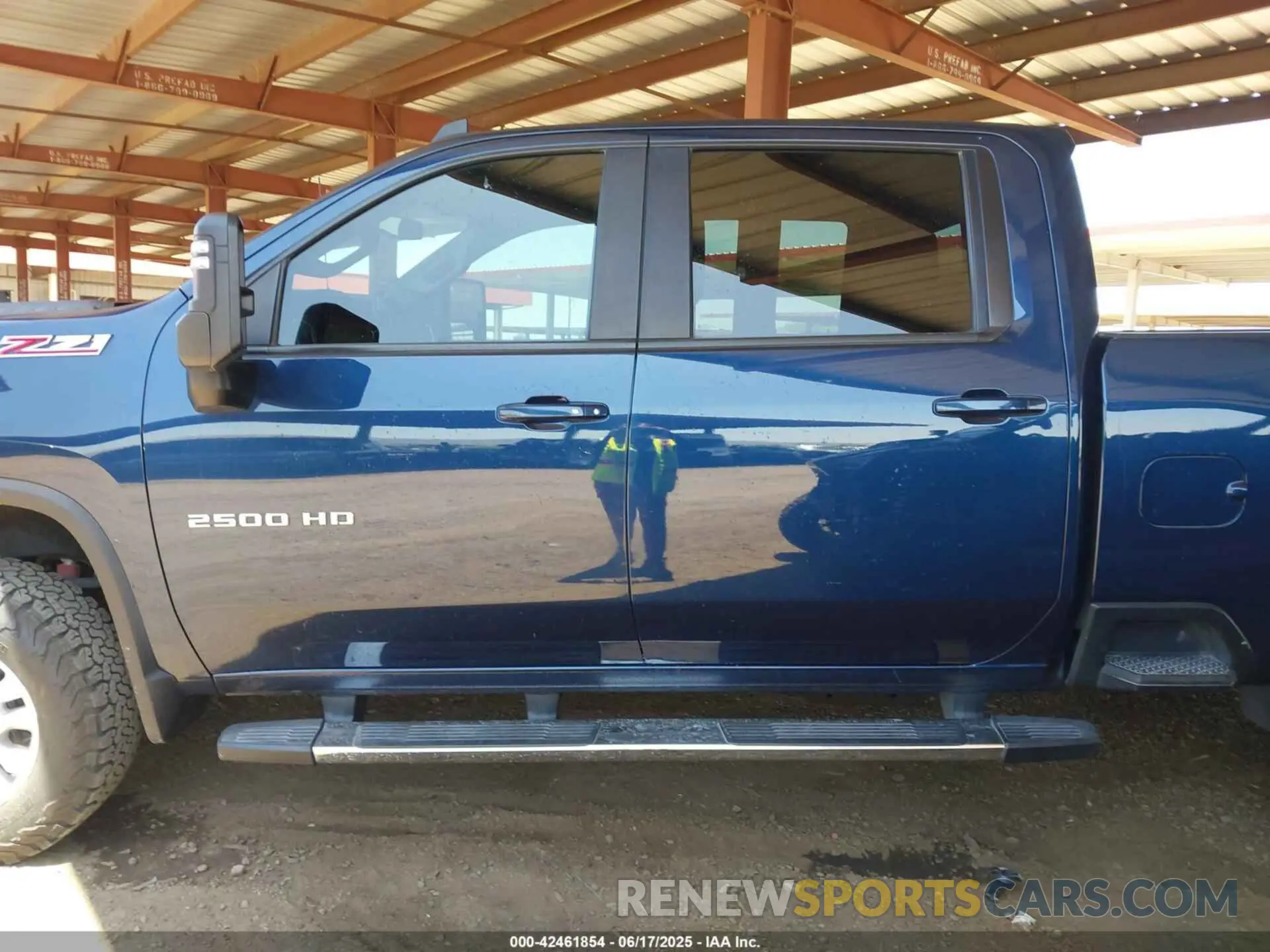 14 Photograph of a damaged car 1GC4YNE77MF180867 CHEVROLET SILVERADO 2500HD 2021