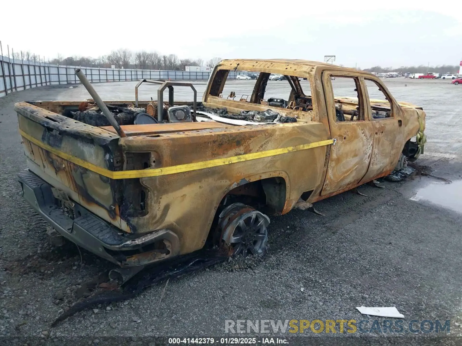 4 Photograph of a damaged car 1GC4YNEY1MF152295 CHEVROLET SILVERADO 2500HD 2021