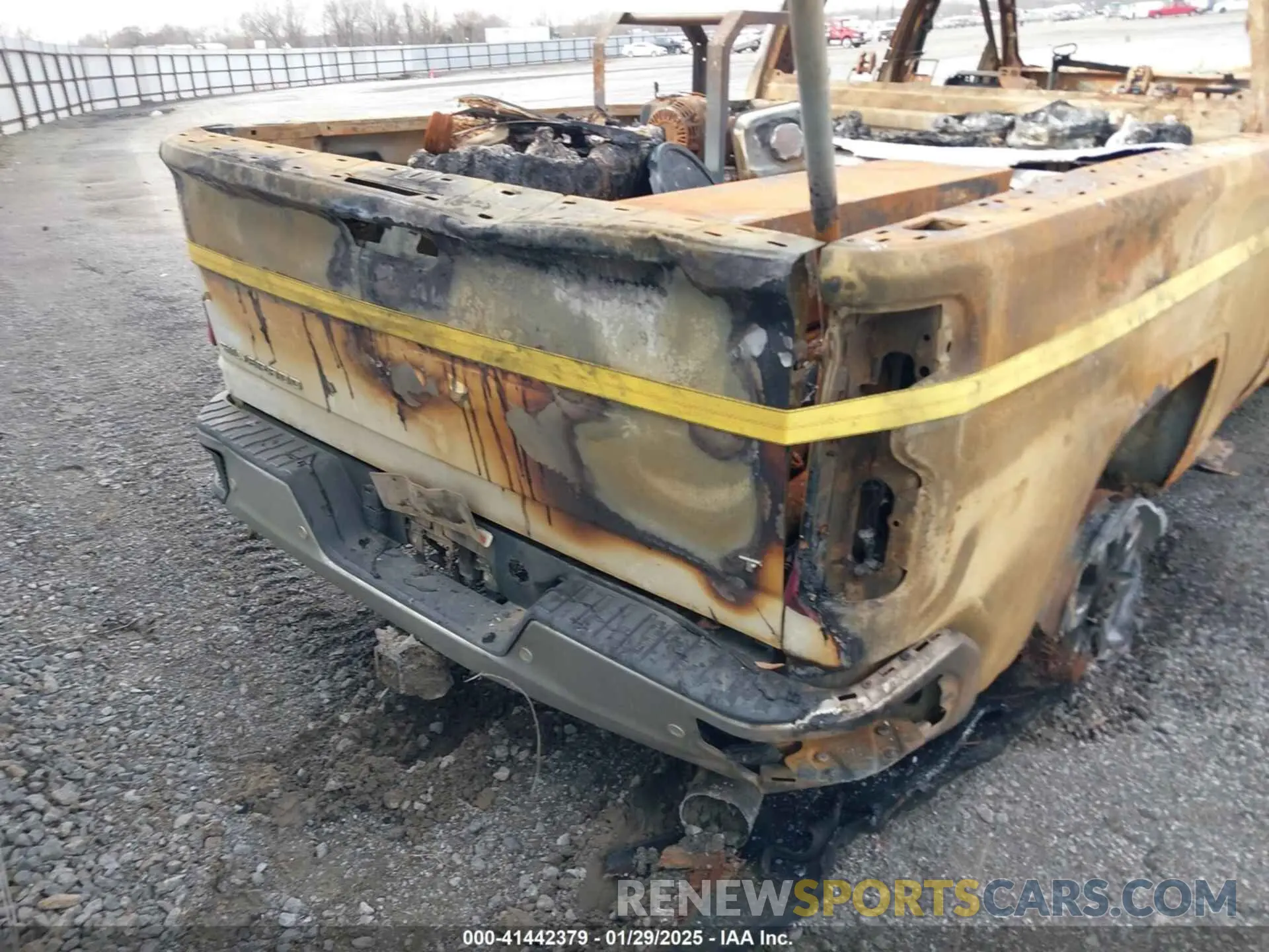 8 Photograph of a damaged car 1GC4YNEY1MF152295 CHEVROLET SILVERADO 2500HD 2021
