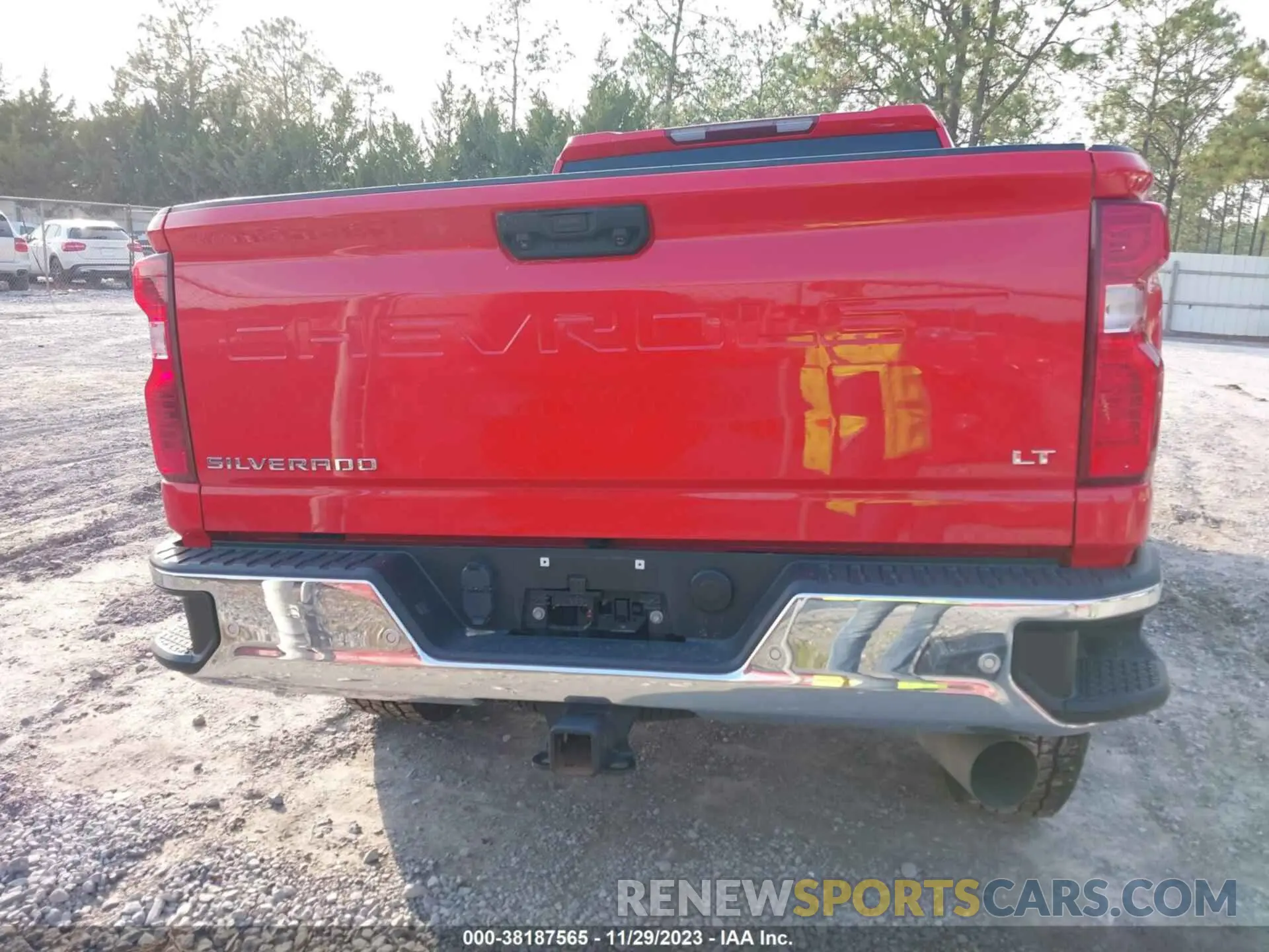 8 Photograph of a damaged car 1GC4YNEY1MF156377 CHEVROLET SILVERADO 2500HD 2021