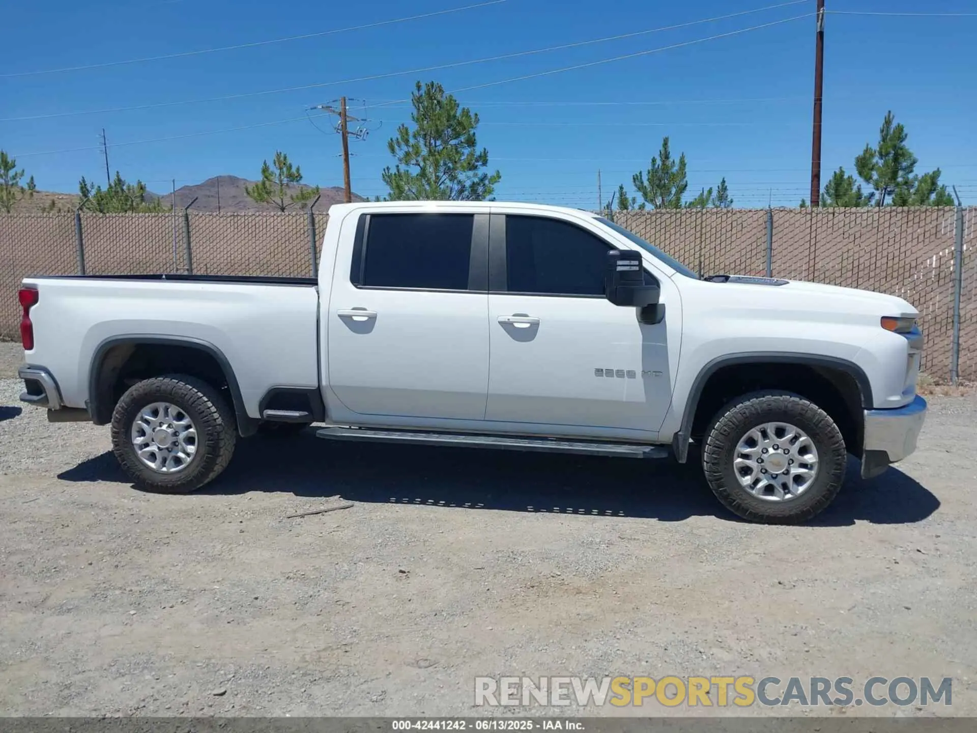 13 Photograph of a damaged car 1GC4YNEY1MF162664 CHEVROLET SILVERADO 2500HD 2021