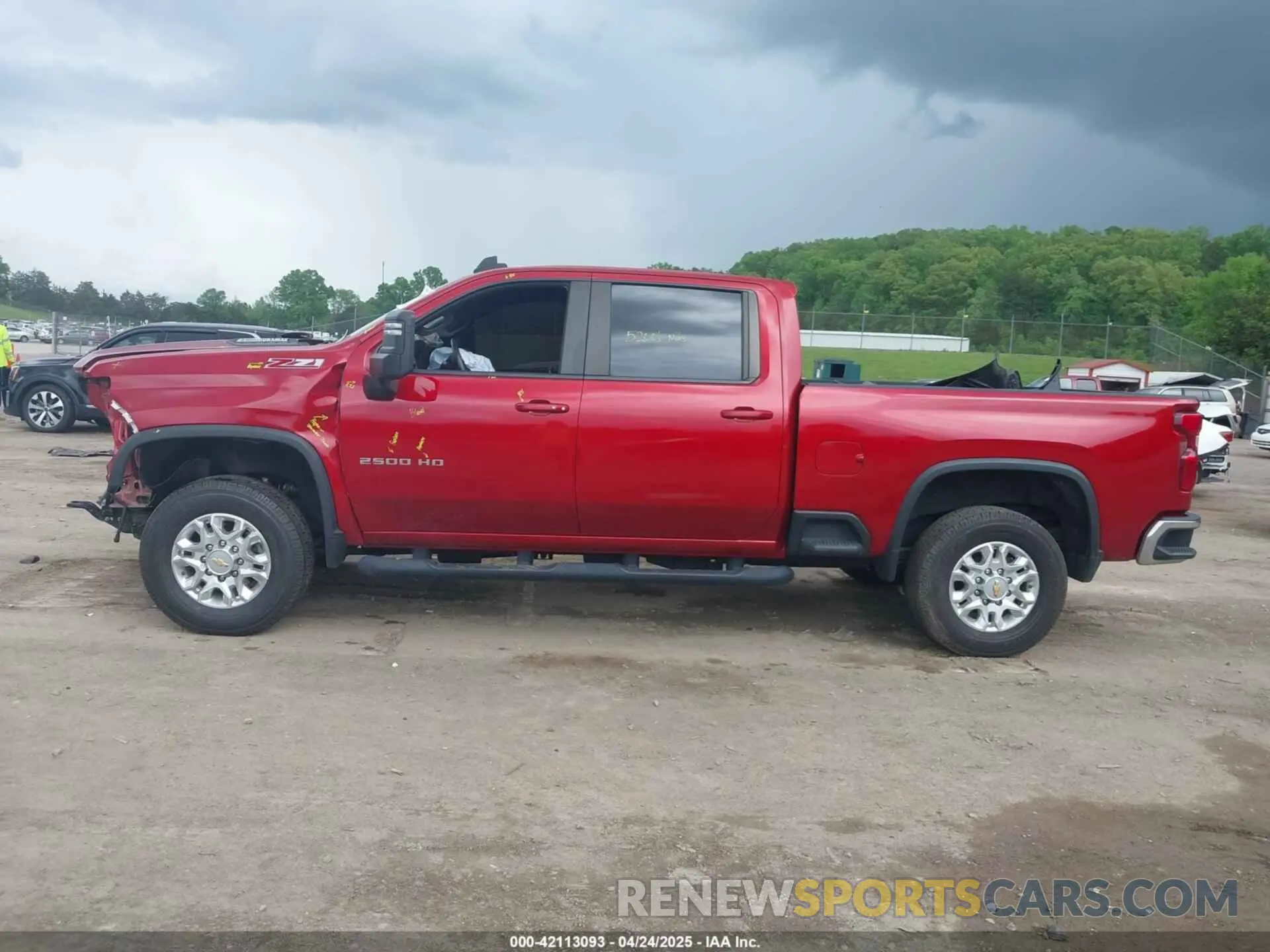 14 Photograph of a damaged car 1GC4YNEY6MF307374 CHEVROLET SILVERADO 2500HD 2021