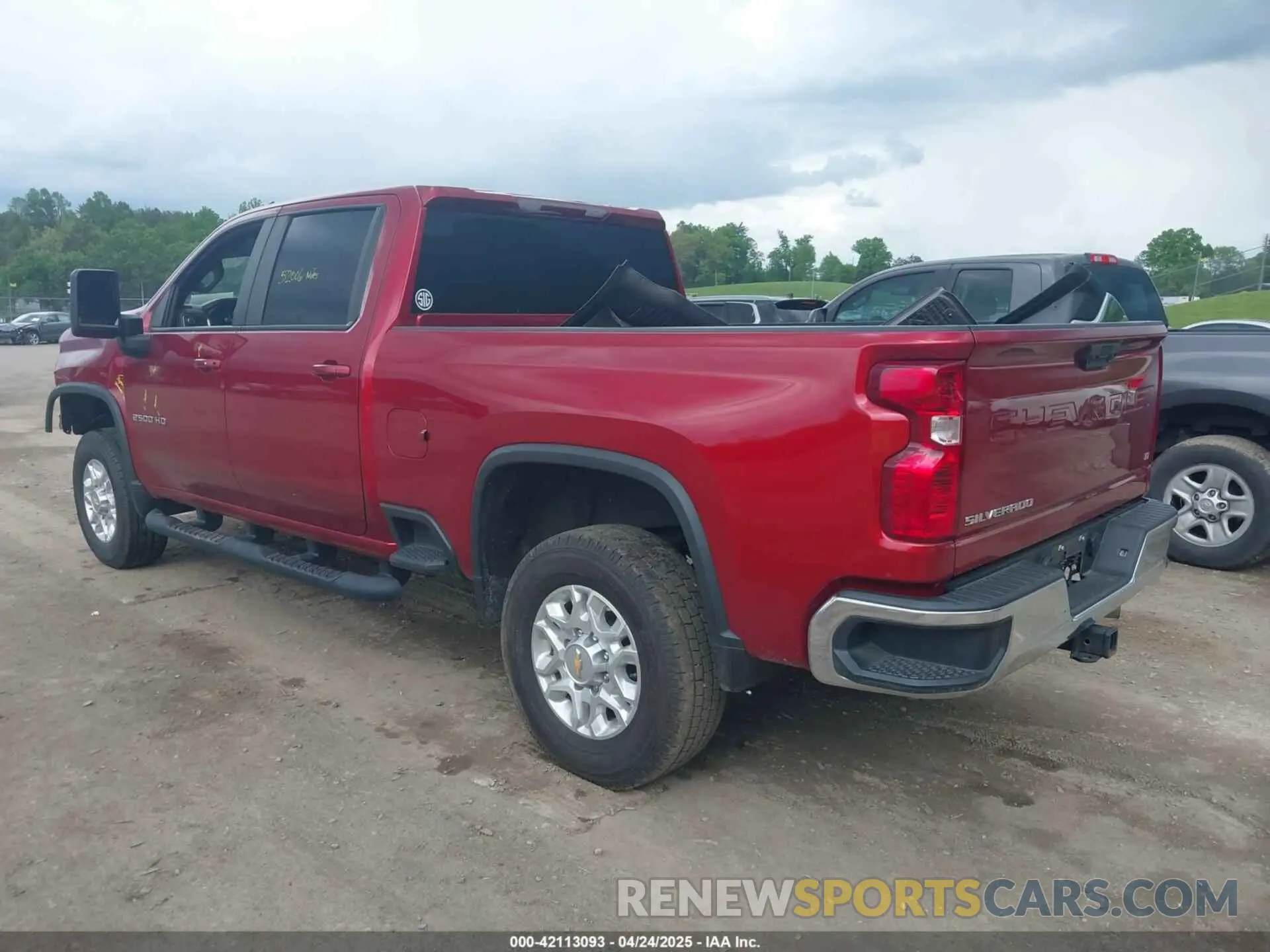 3 Photograph of a damaged car 1GC4YNEY6MF307374 CHEVROLET SILVERADO 2500HD 2021