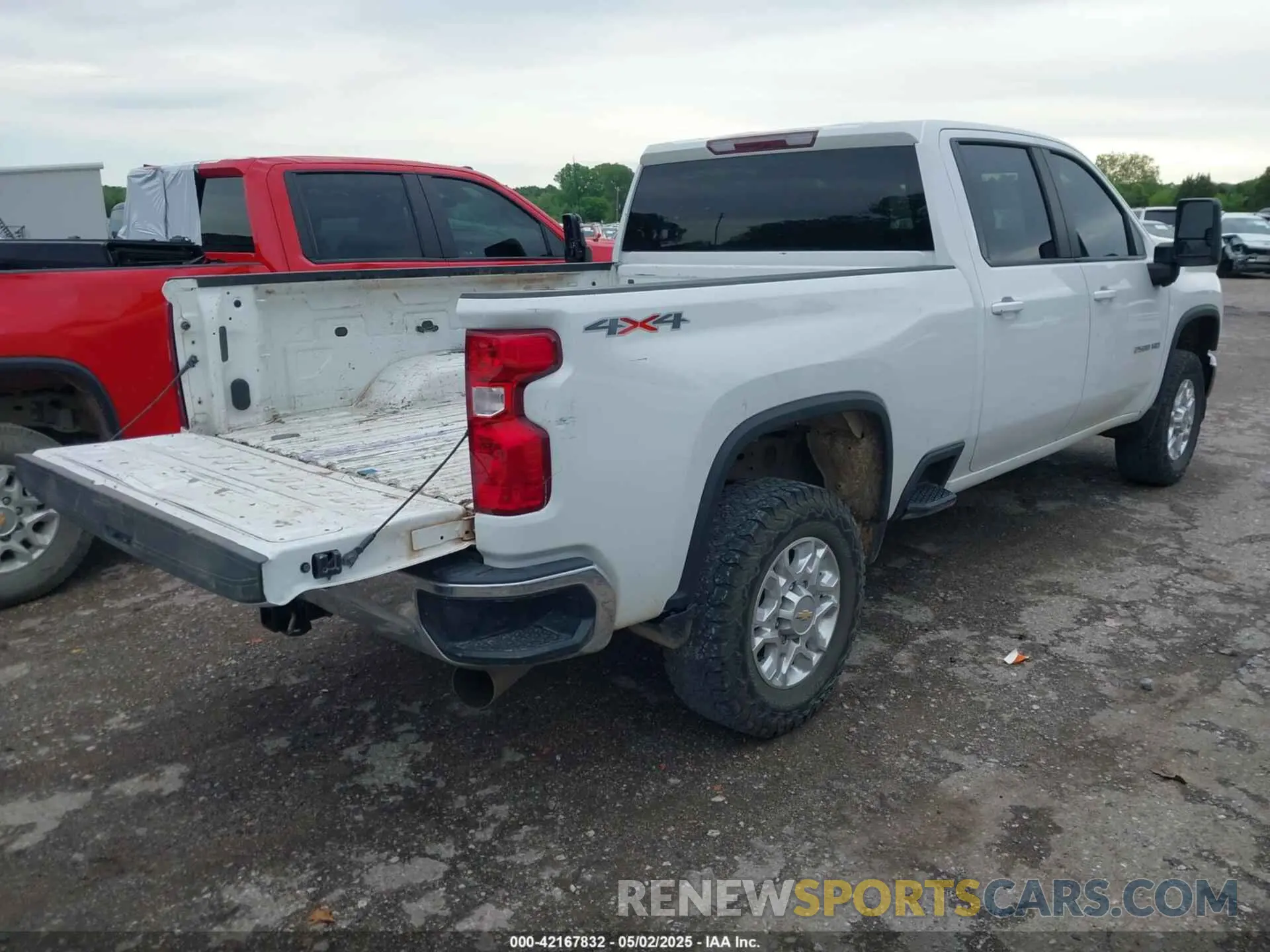 4 Photograph of a damaged car 1GC4YNEYXMF285508 CHEVROLET SILVERADO 2500HD 2021