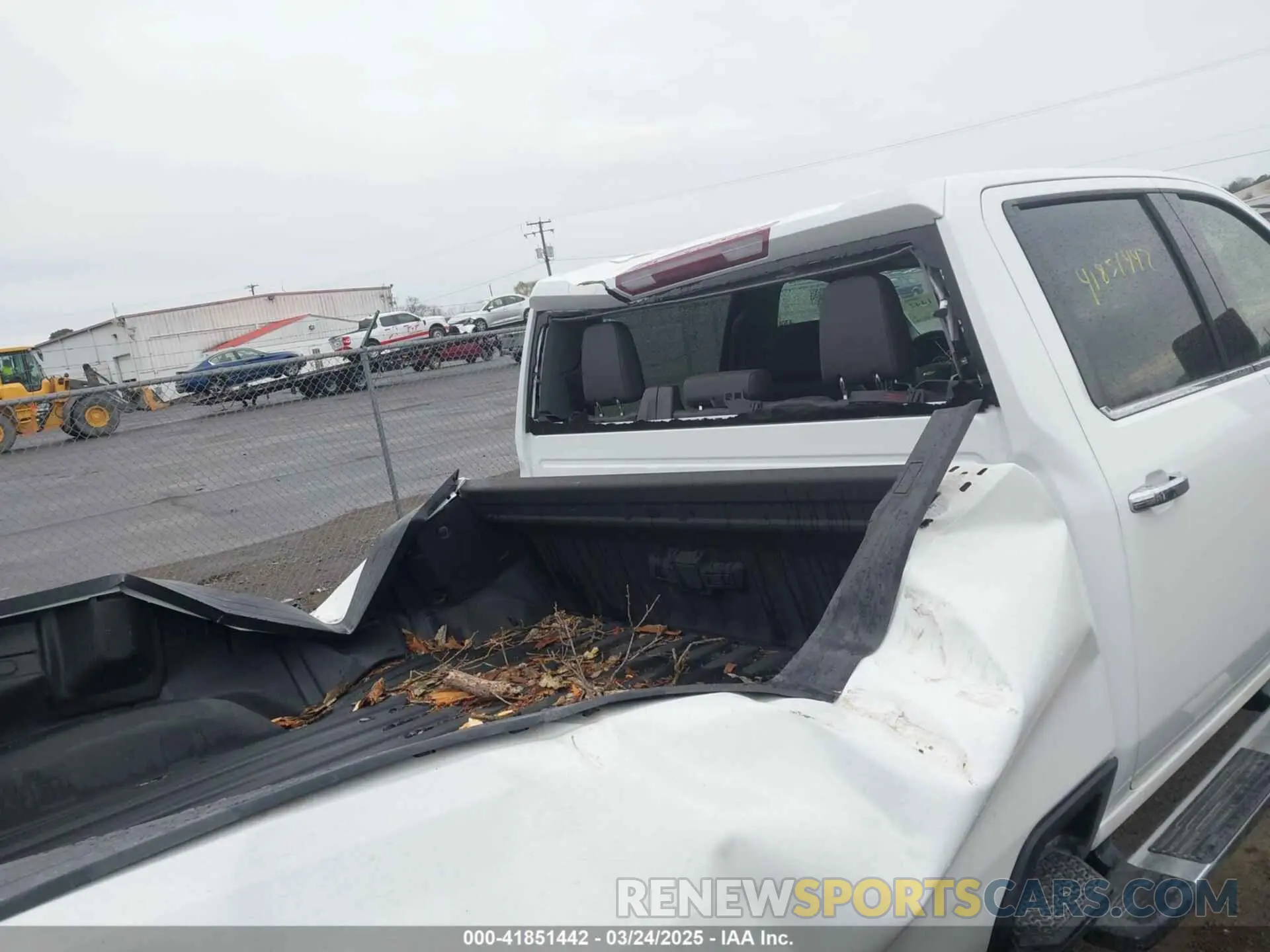 11 Photograph of a damaged car 1GC4YPE70MF189938 CHEVROLET SILVERADO 2500HD 2021