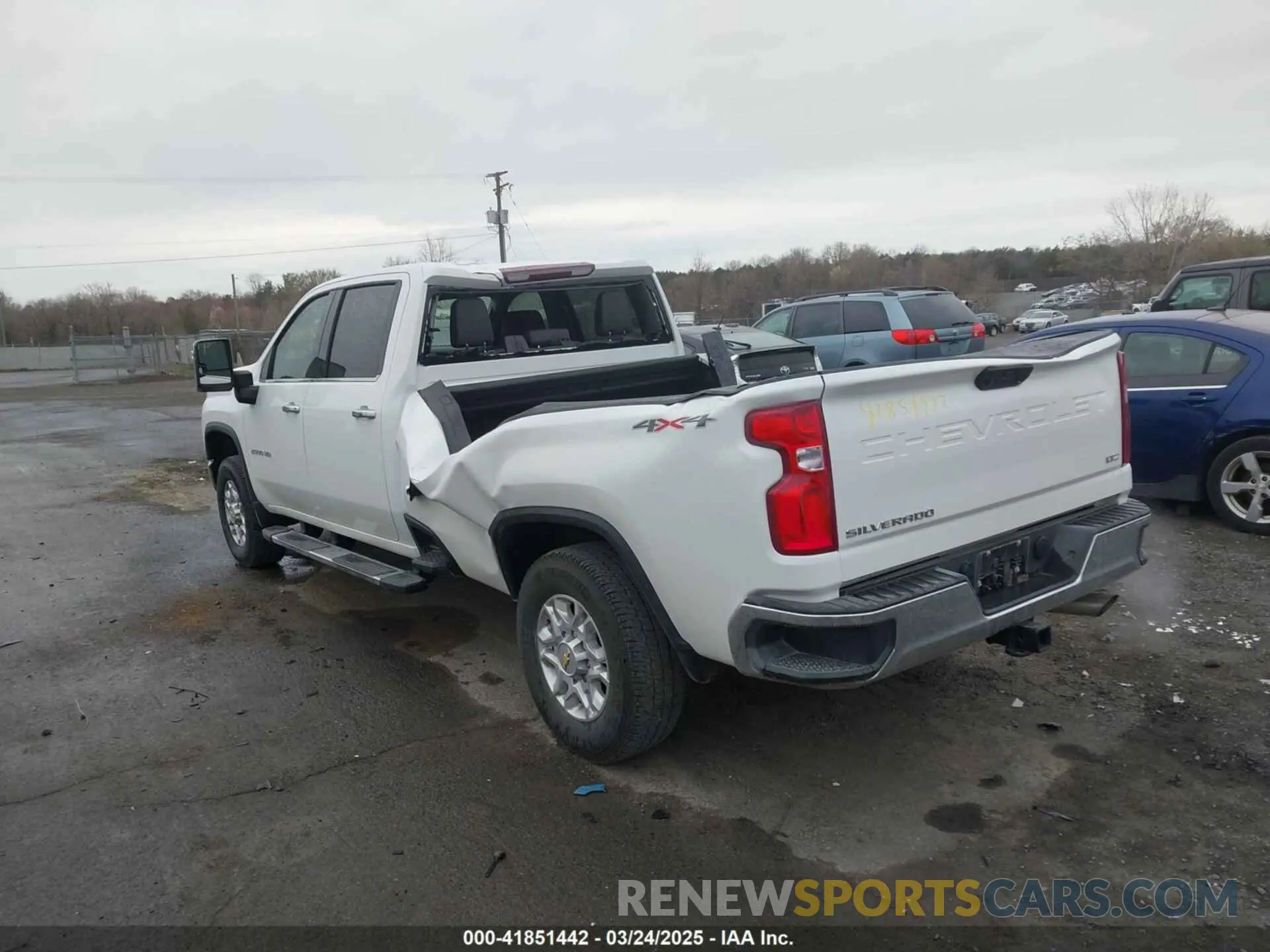 3 Photograph of a damaged car 1GC4YPE70MF189938 CHEVROLET SILVERADO 2500HD 2021