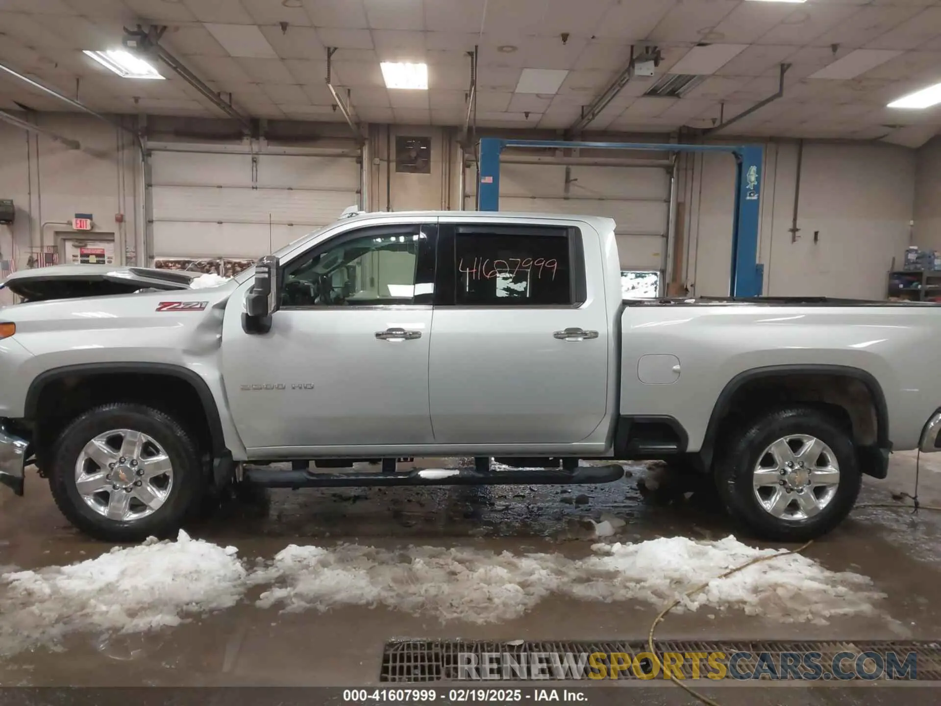 14 Photograph of a damaged car 1GC4YPE74MF249946 CHEVROLET SILVERADO 2500HD 2021