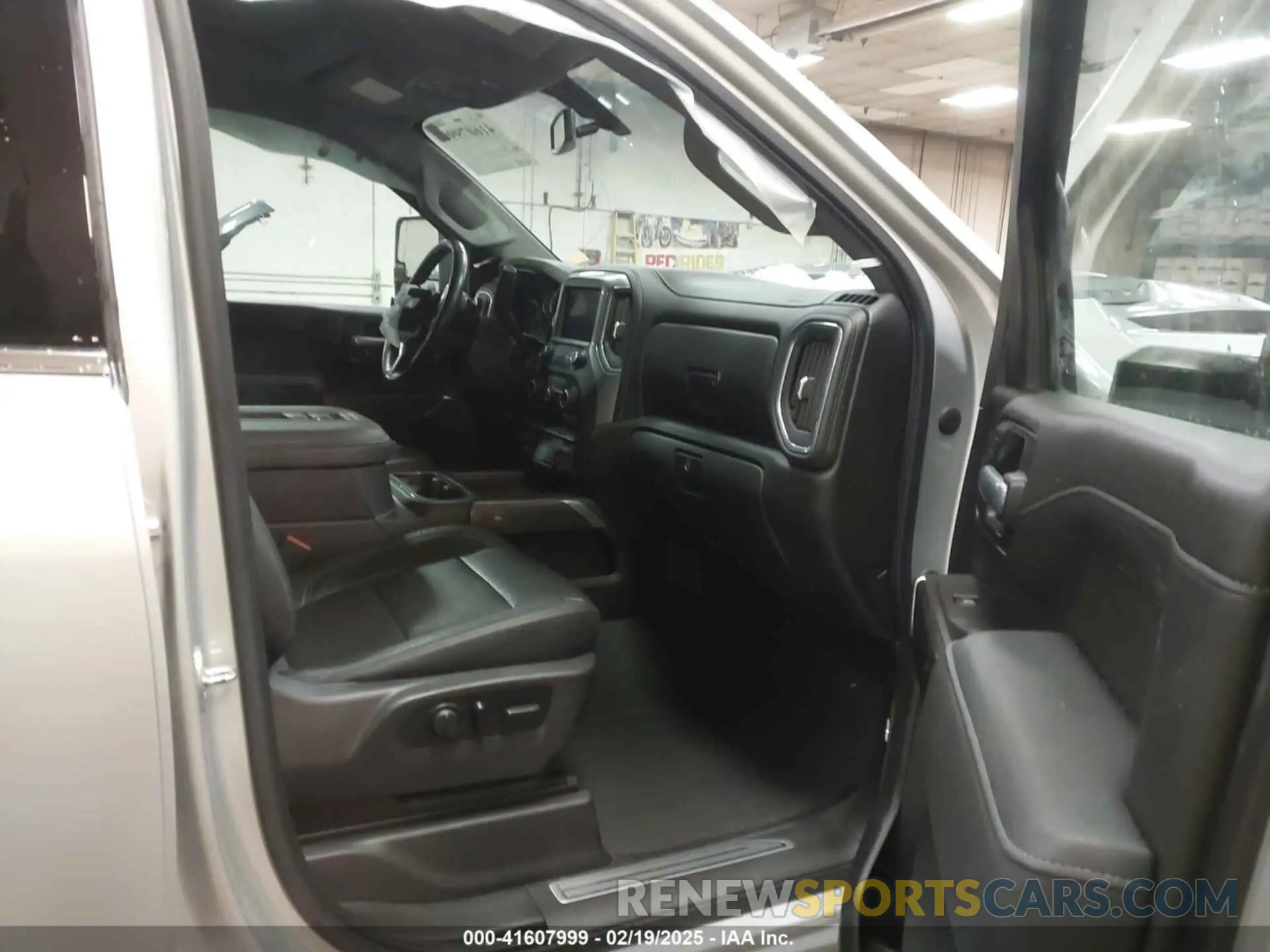 7 Photograph of a damaged car 1GC4YPE74MF249946 CHEVROLET SILVERADO 2500HD 2021