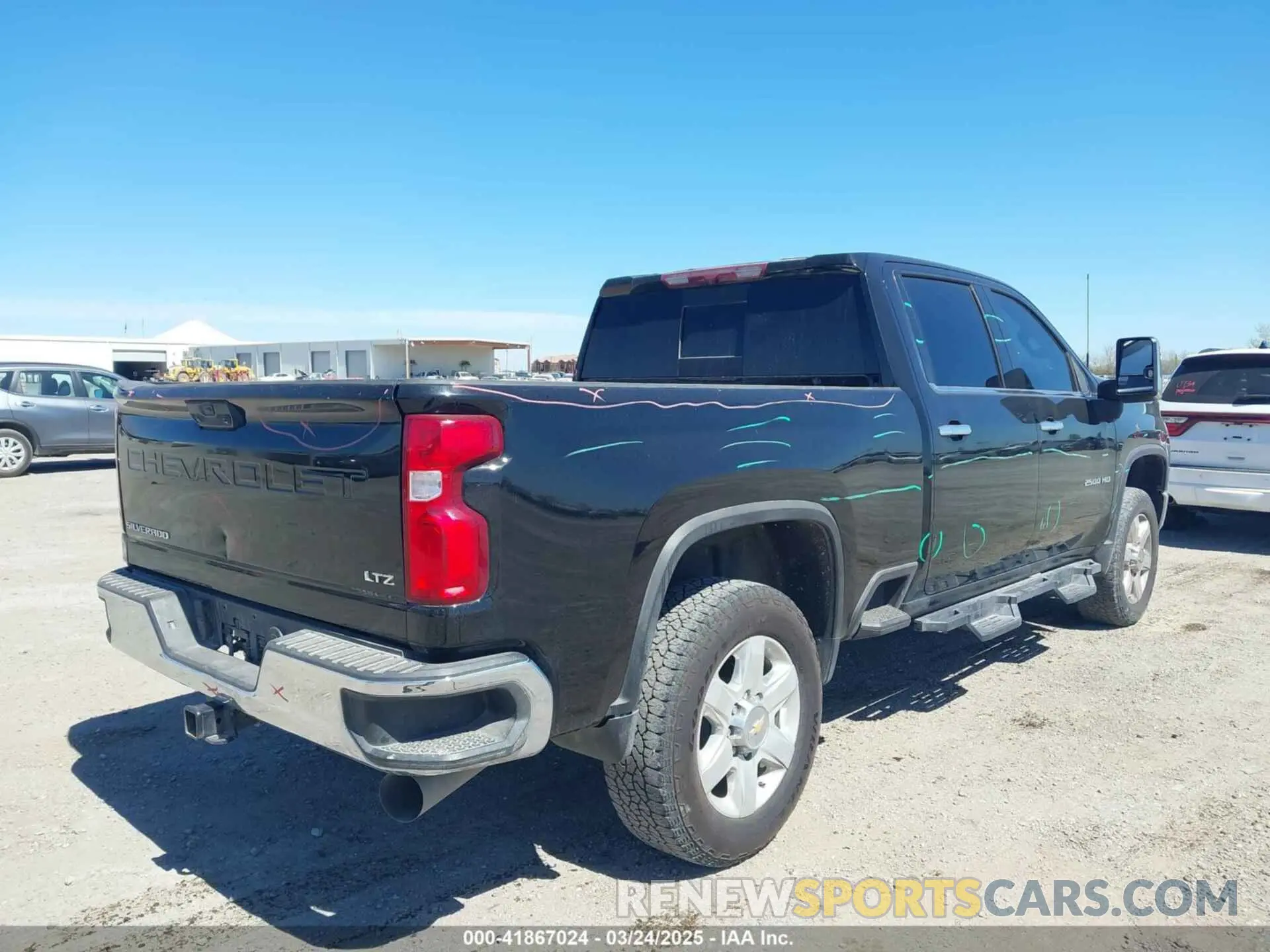 4 Photograph of a damaged car 1GC4YPEY8MF308554 CHEVROLET SILVERADO 2500HD 2021