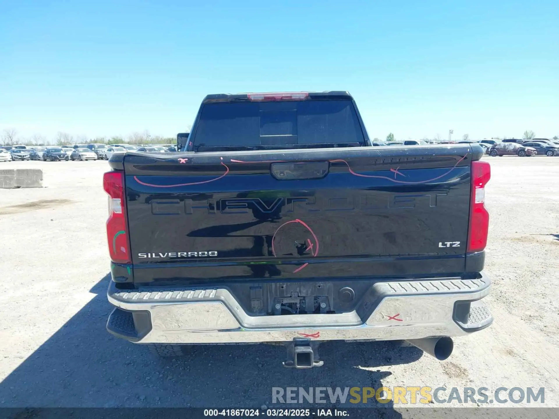 8 Photograph of a damaged car 1GC4YPEY8MF308554 CHEVROLET SILVERADO 2500HD 2021