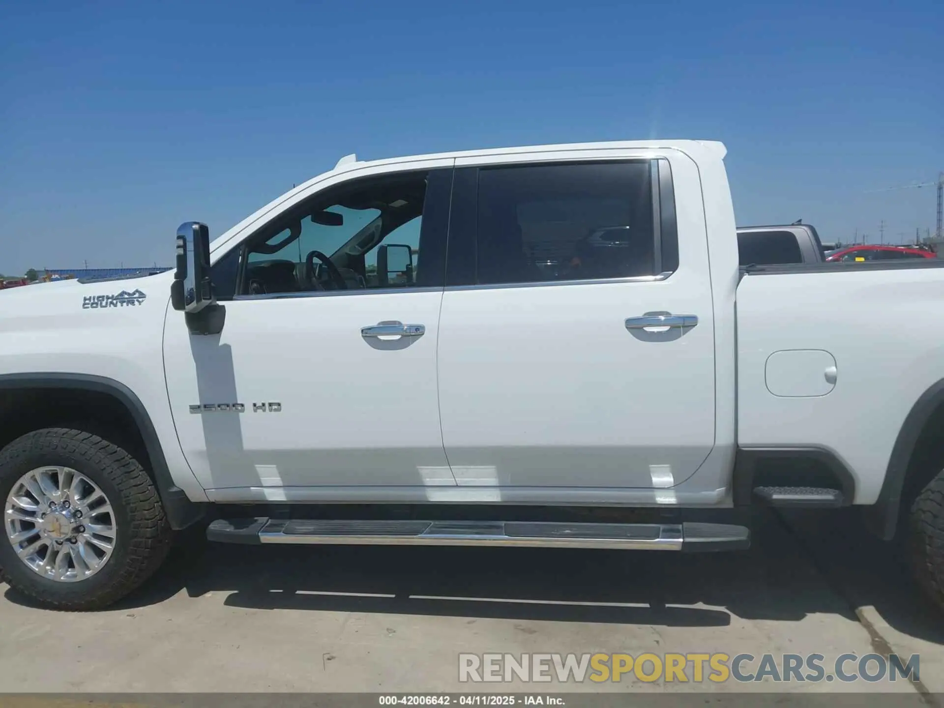 13 Photograph of a damaged car 1GC4YREY3MF184575 CHEVROLET SILVERADO 2500HD 2021