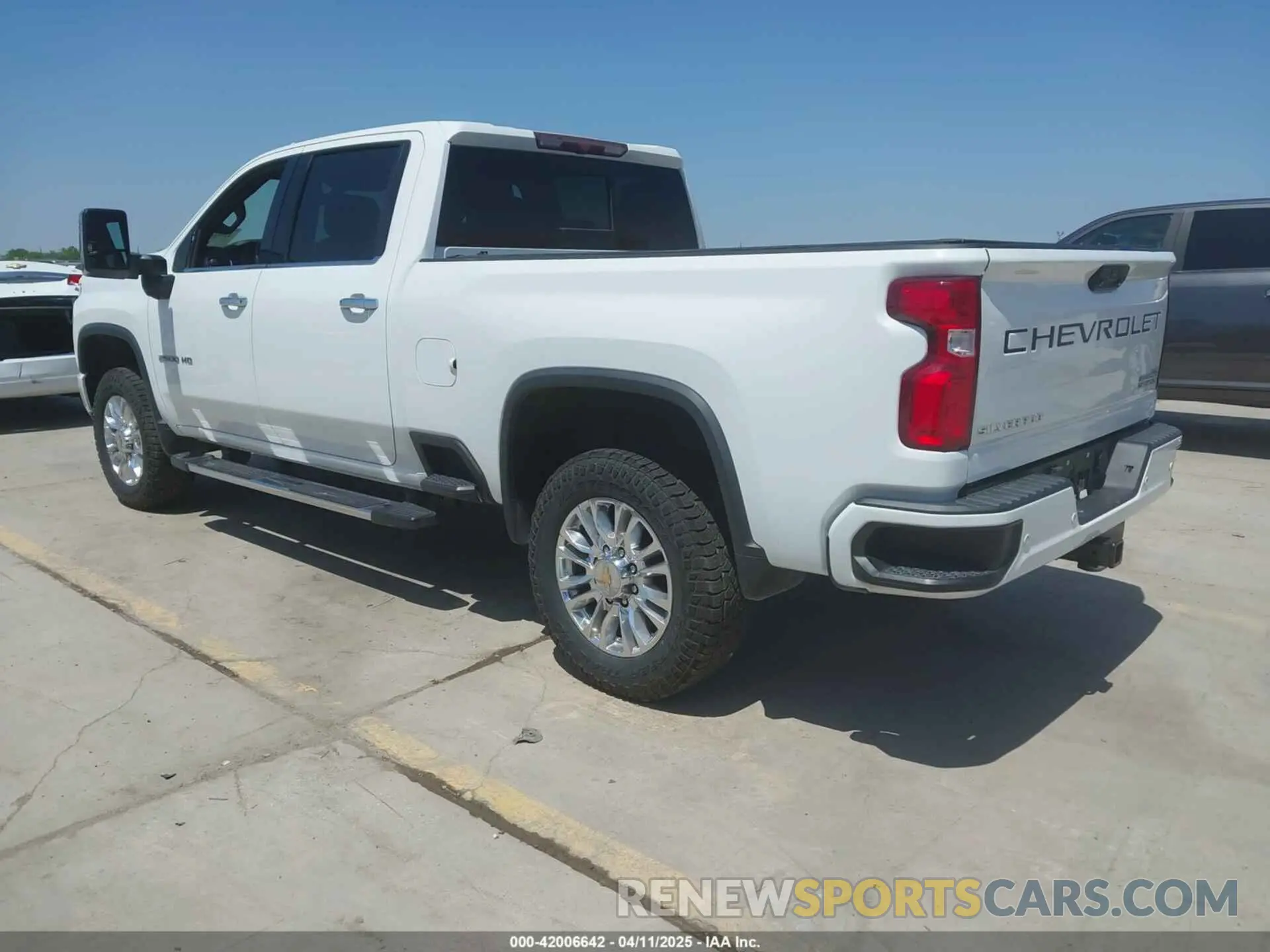 3 Photograph of a damaged car 1GC4YREY3MF184575 CHEVROLET SILVERADO 2500HD 2021
