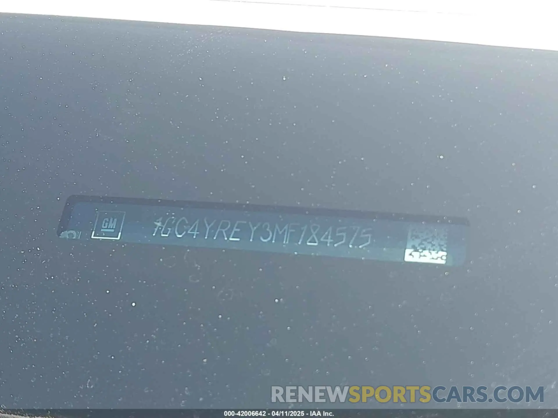 8 Photograph of a damaged car 1GC4YREY3MF184575 CHEVROLET SILVERADO 2500HD 2021